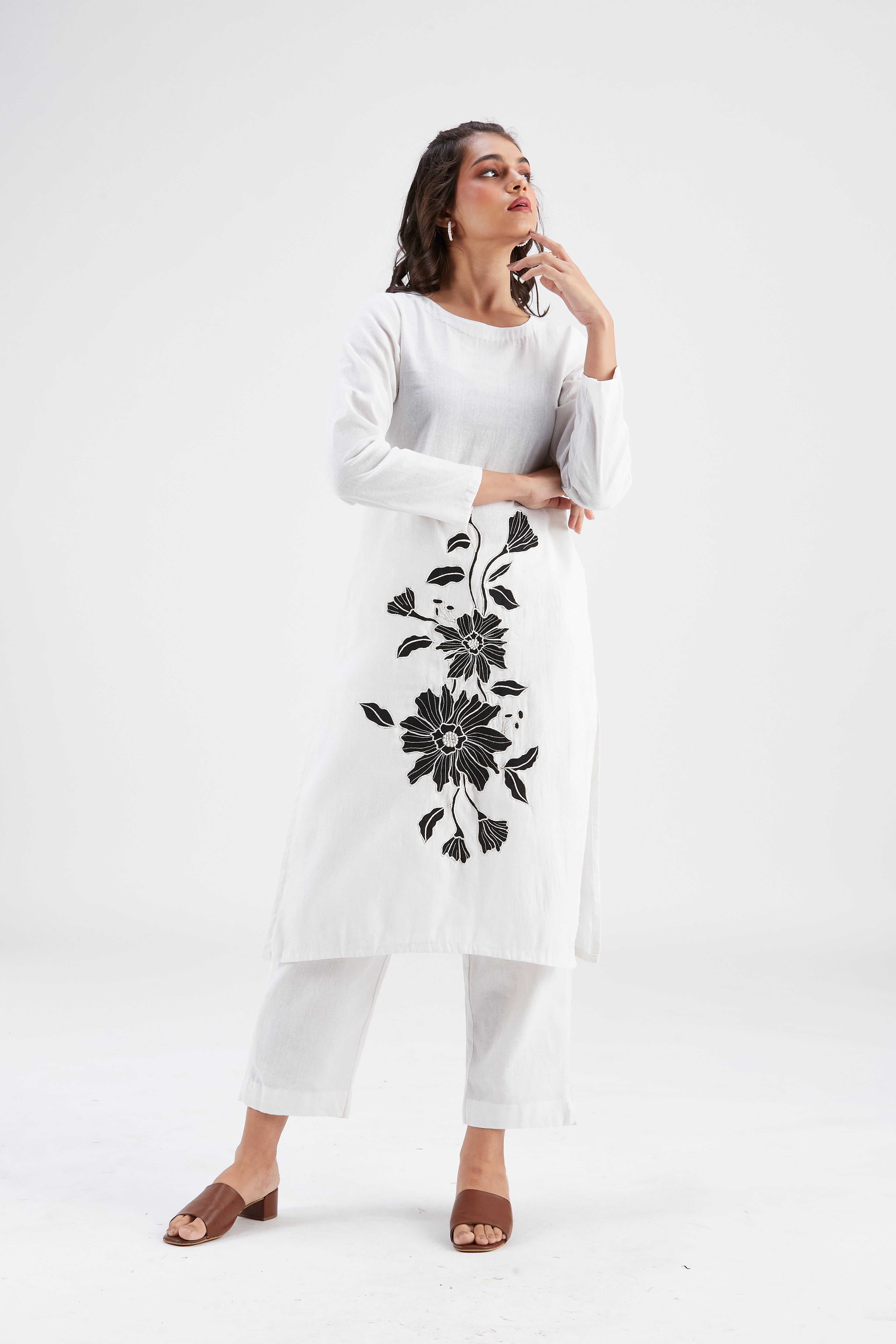 Yara White kurta set by Hasttvam with Ete by Hasttvam at Kamakhyaa for sustainable fashion