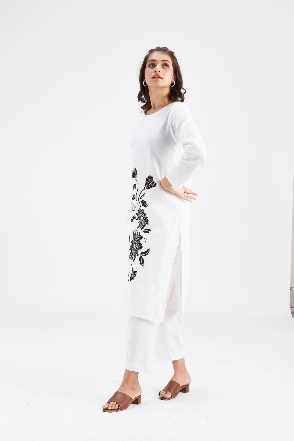 Yara White kurta set by Hasttvam with Ete by Hasttvam at Kamakhyaa for sustainable fashion