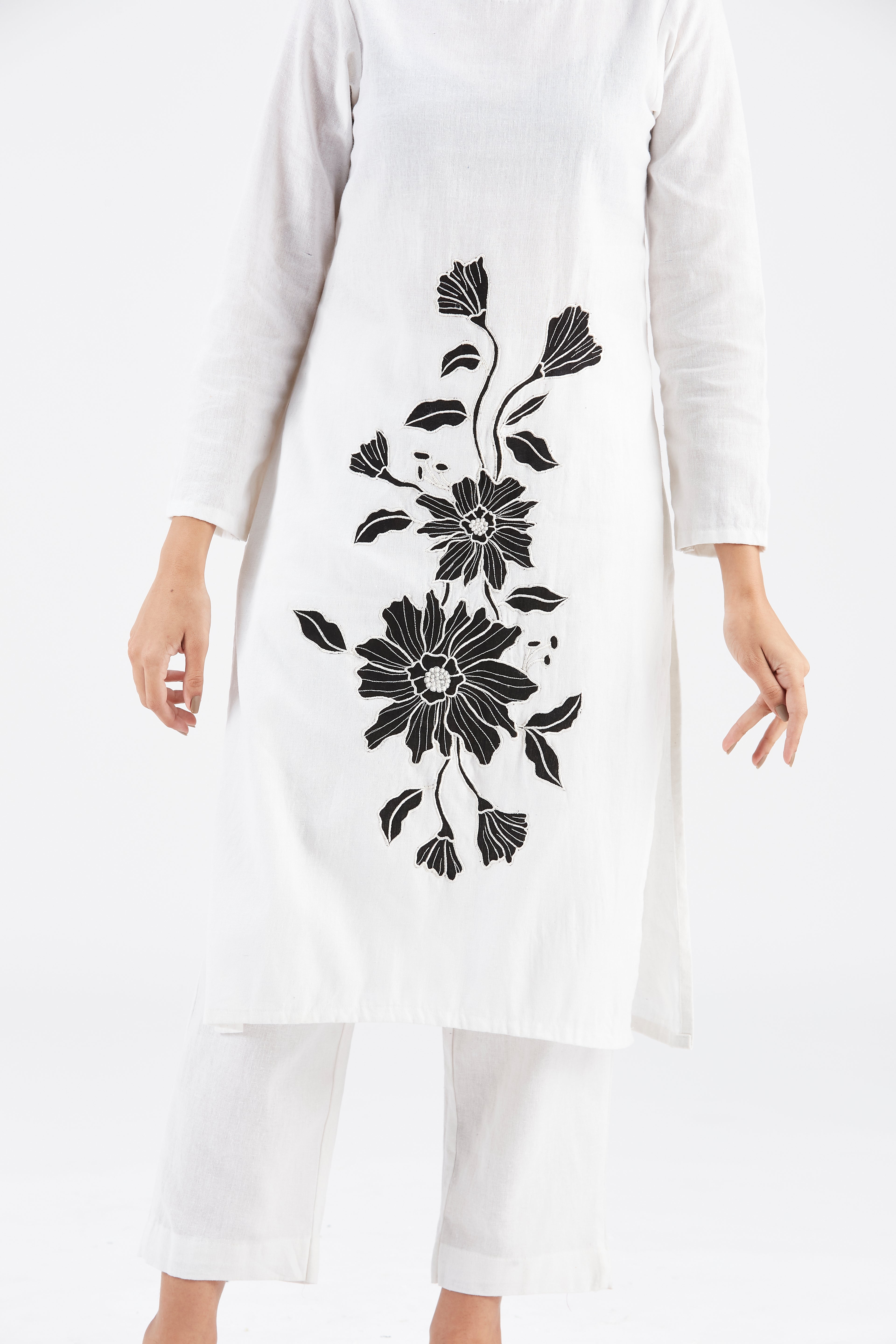 Yara White kurta set by Hasttvam with Ete by Hasttvam at Kamakhyaa for sustainable fashion