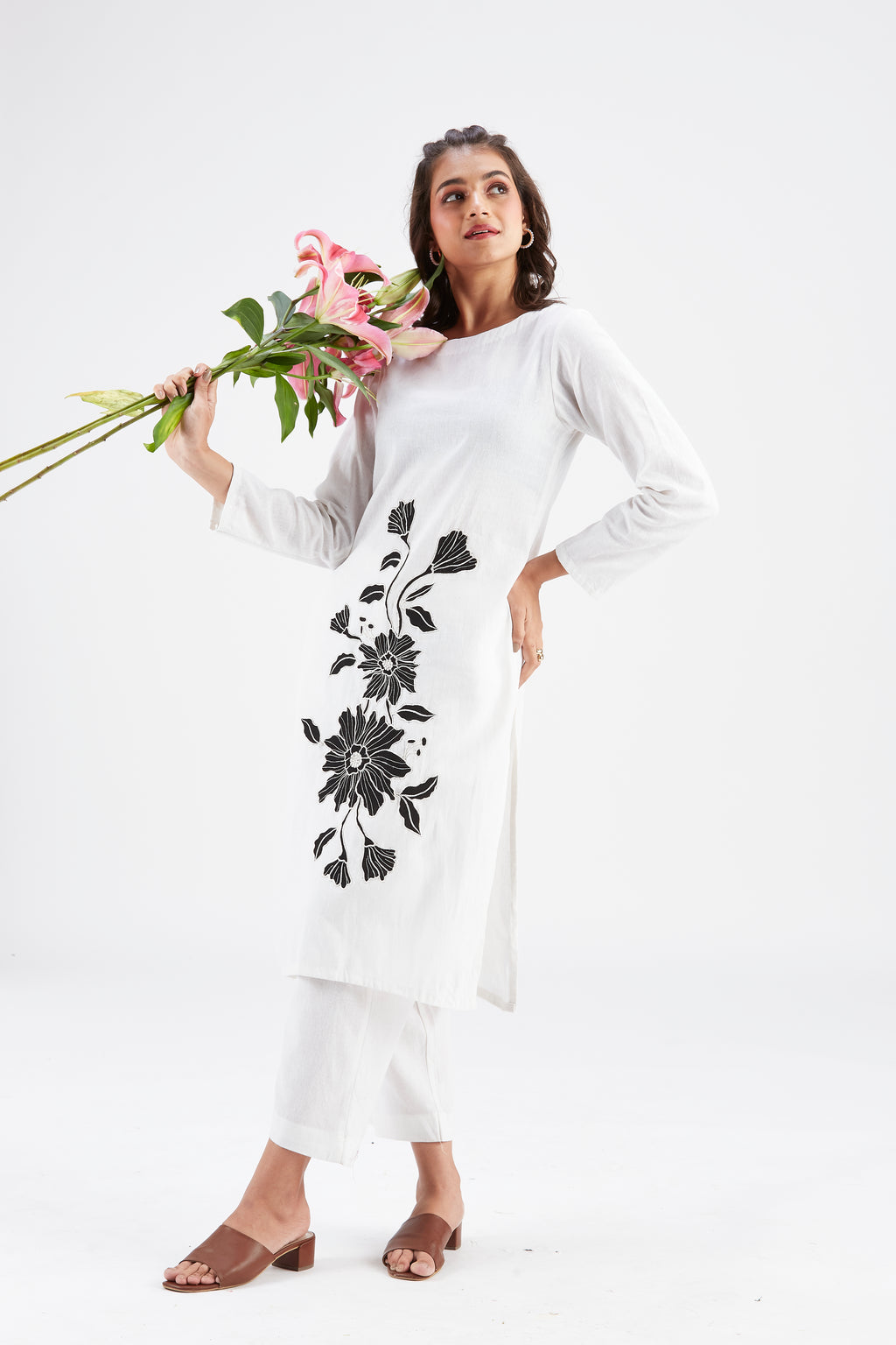 Yara White kurta set by Hasttvam with Ete by Hasttvam at Kamakhyaa for sustainable fashion