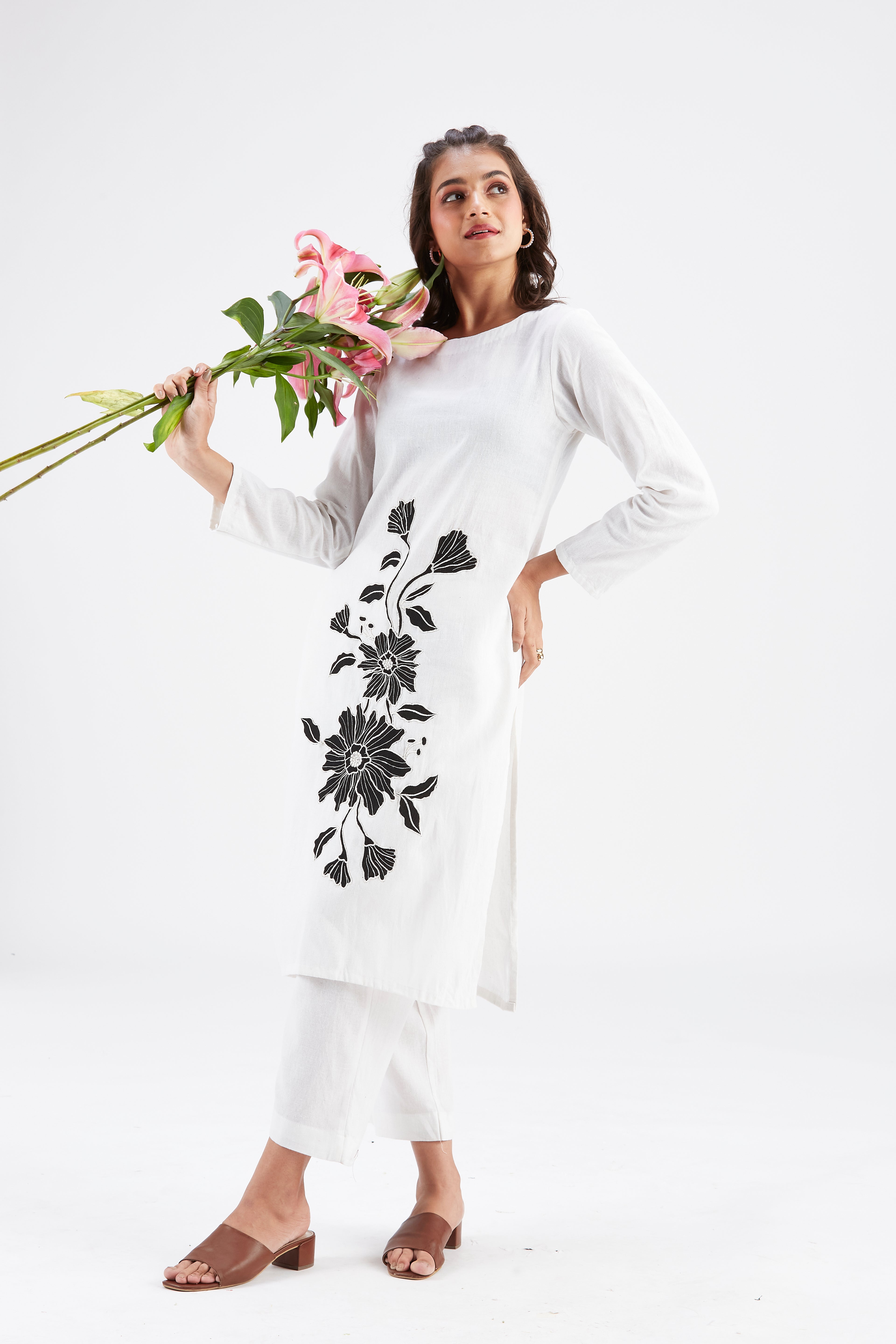 Yara White kurta set by Hasttvam with Ete by Hasttvam at Kamakhyaa for sustainable fashion