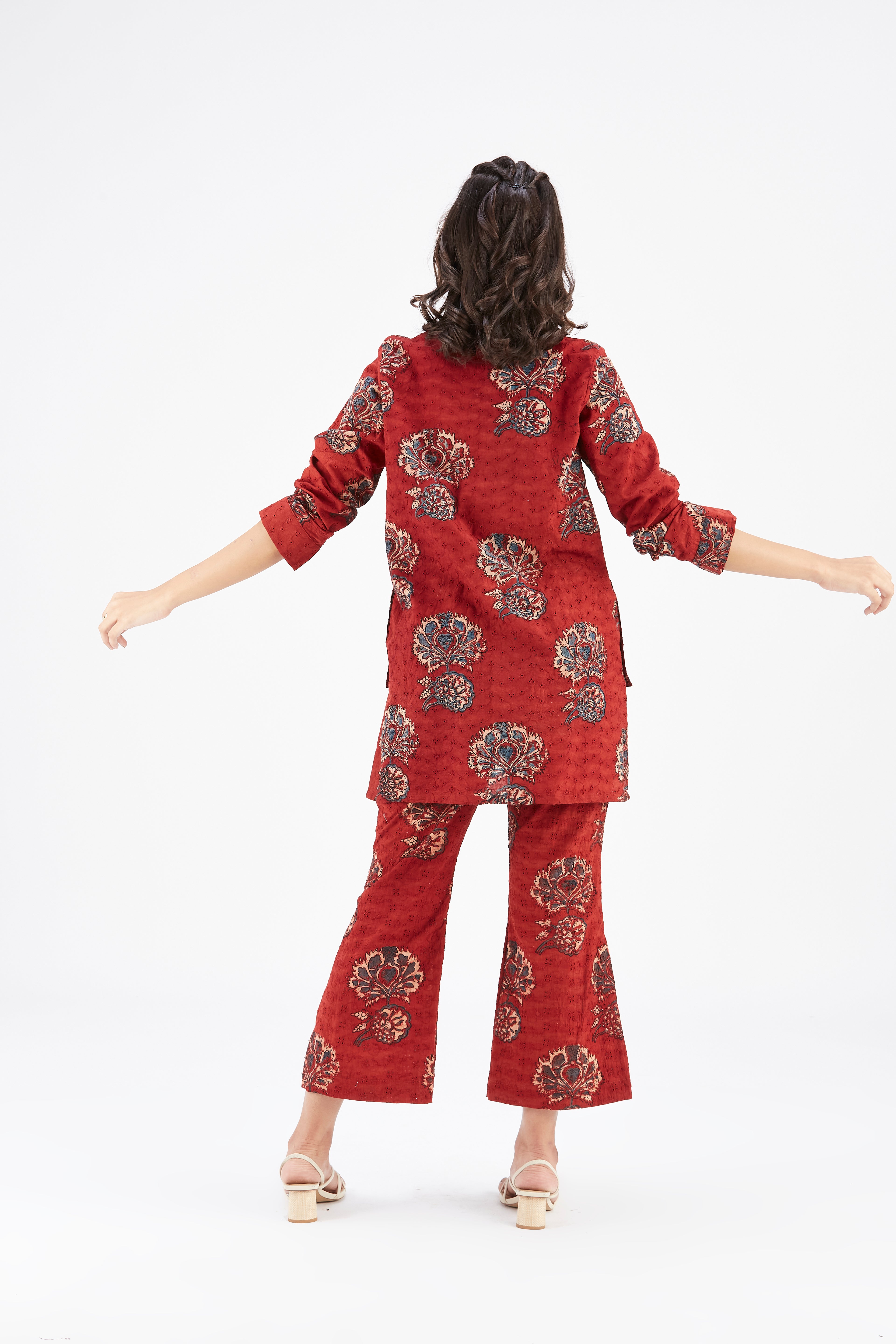 Inya Red kurta set by Hasttvam with Ete by Hasttvam at Kamakhyaa for sustainable fashion