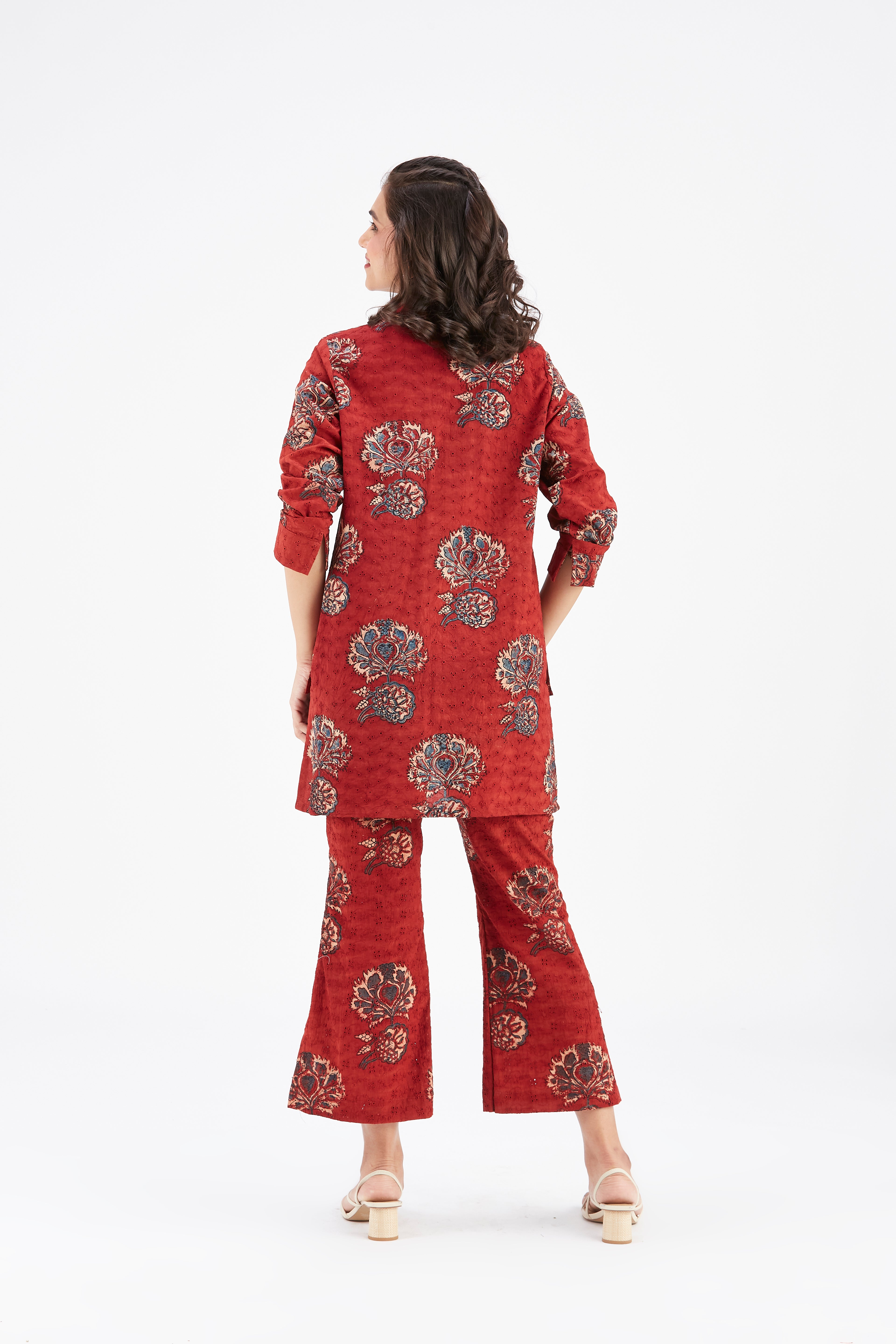 Inya Red kurta set by Hasttvam with Ete by Hasttvam at Kamakhyaa for sustainable fashion