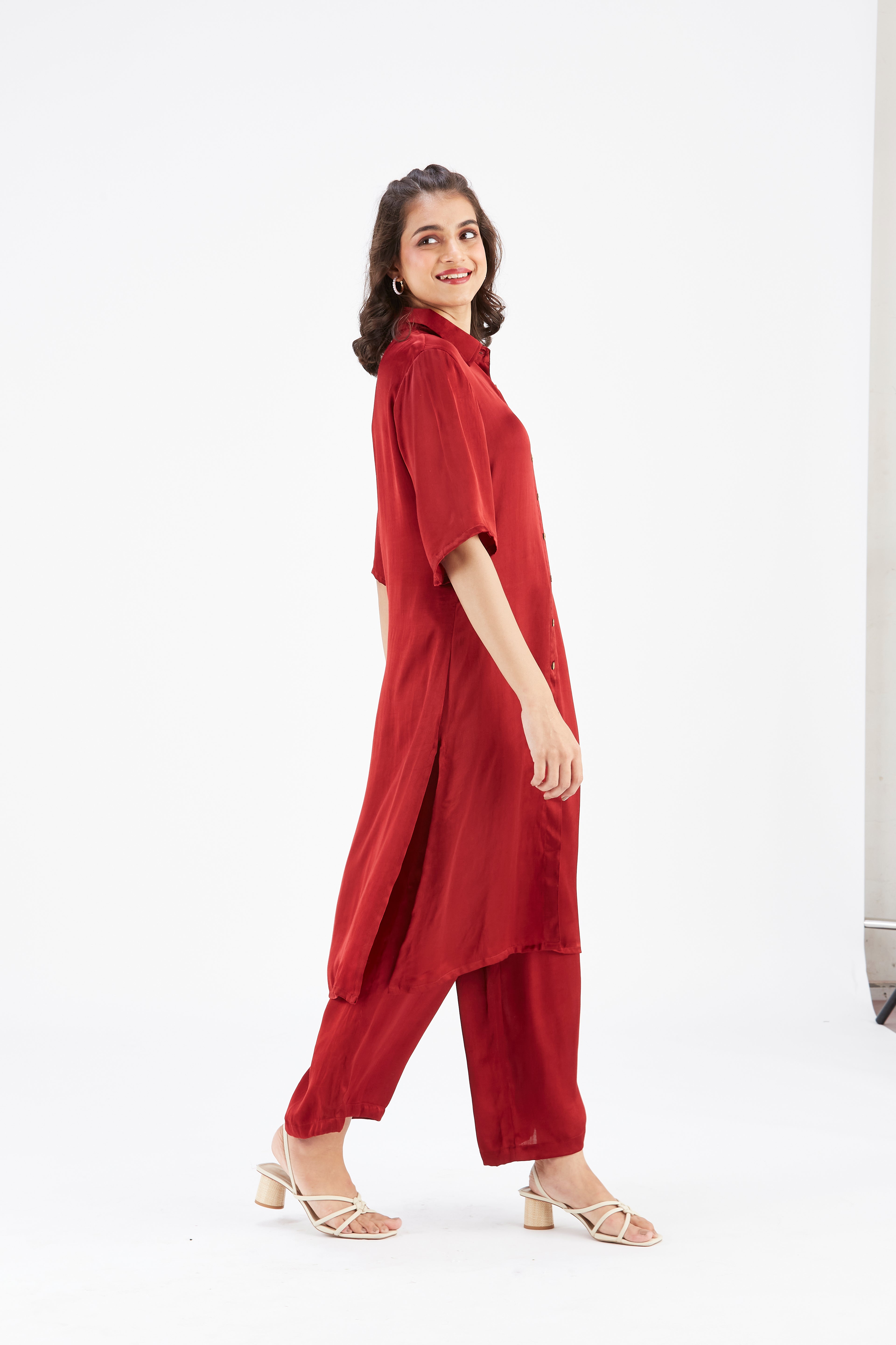 Easha Red kurta set by Hasttvam with Ete by Hasttvam at Kamakhyaa for sustainable fashion
