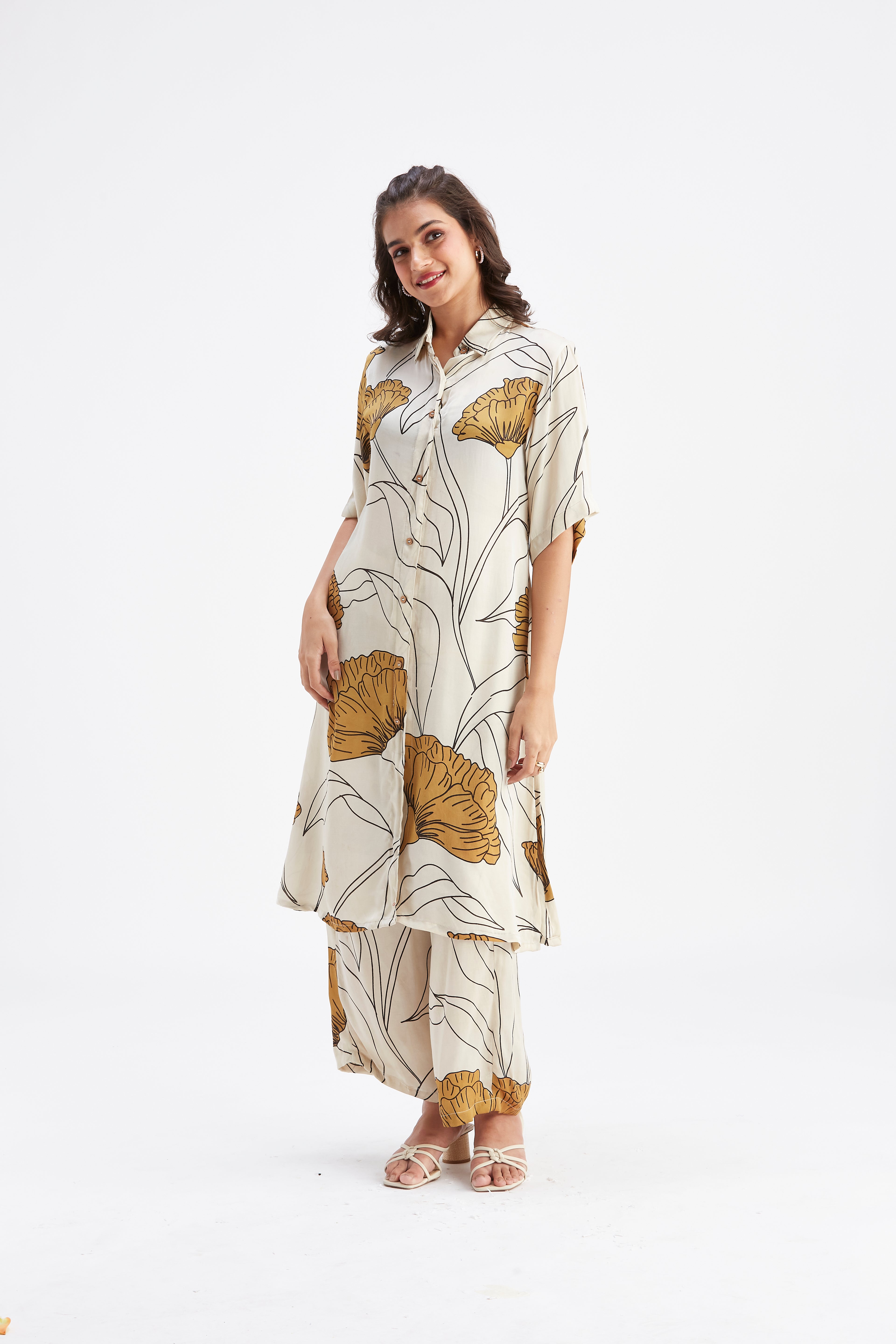 Easha White kurta set by Hasttvam with Ete by Hasttvam at Kamakhyaa for sustainable fashion