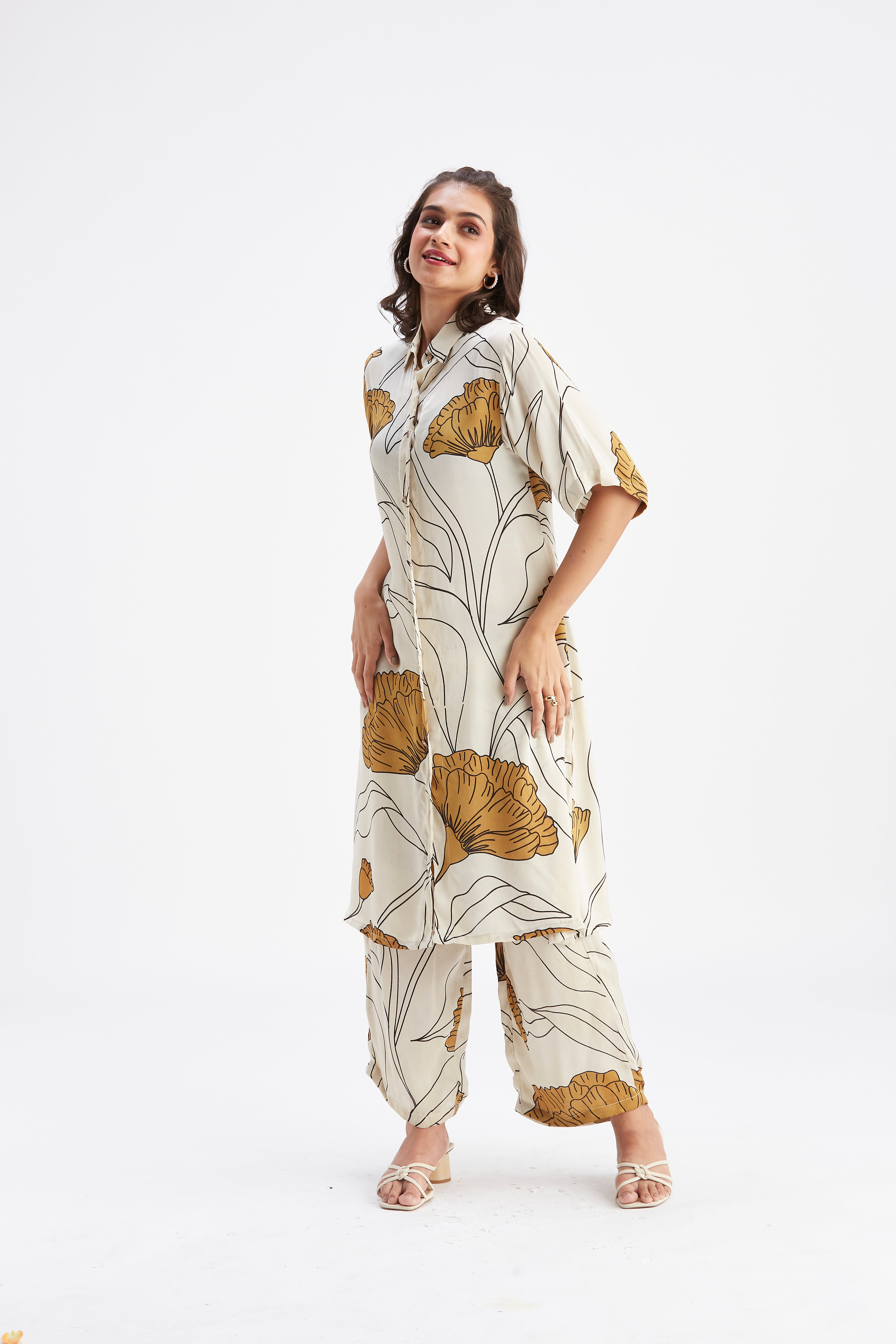 Easha White kurta set by Hasttvam with Ete by Hasttvam at Kamakhyaa for sustainable fashion