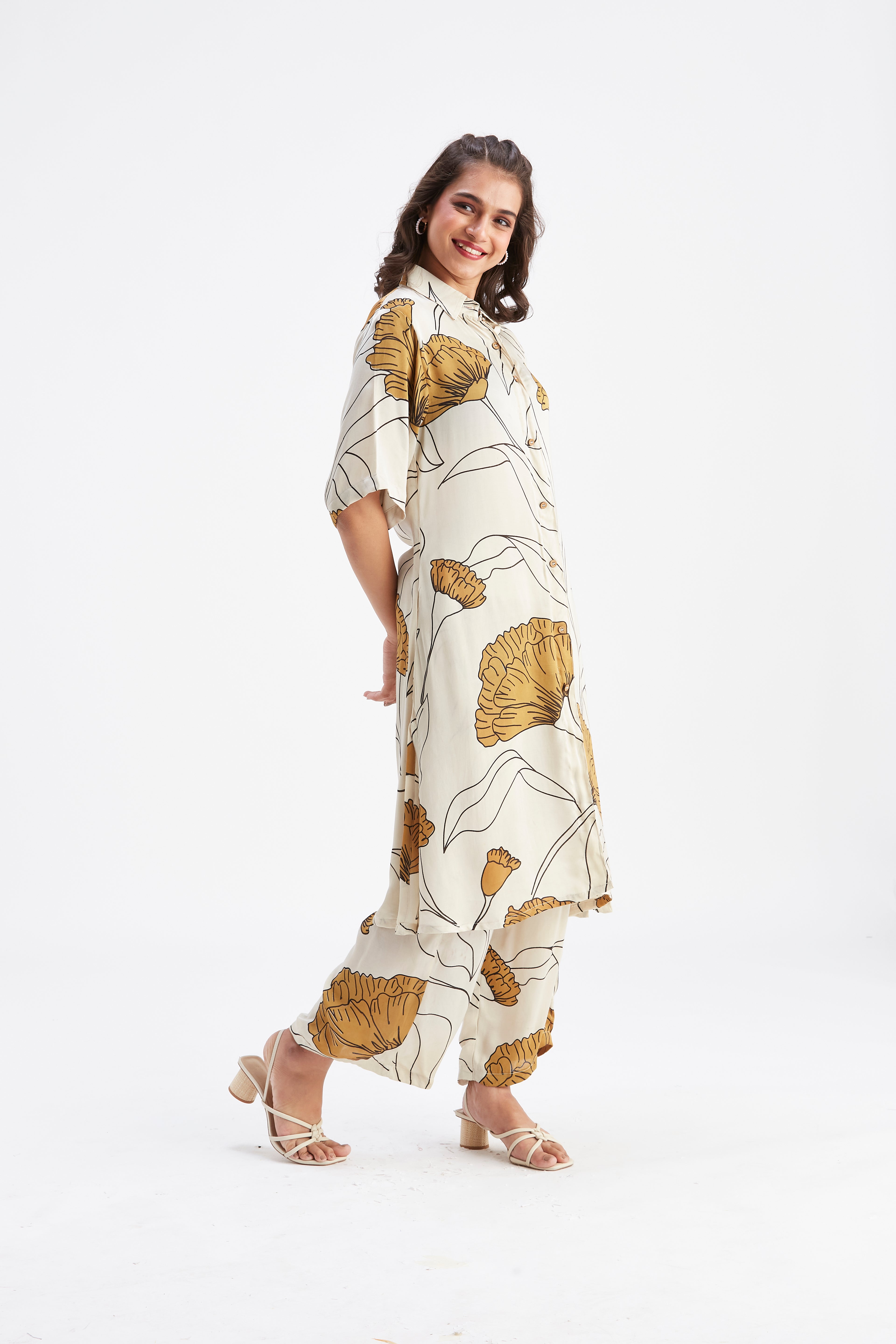 Easha White kurta set by Hasttvam with Ete by Hasttvam at Kamakhyaa for sustainable fashion