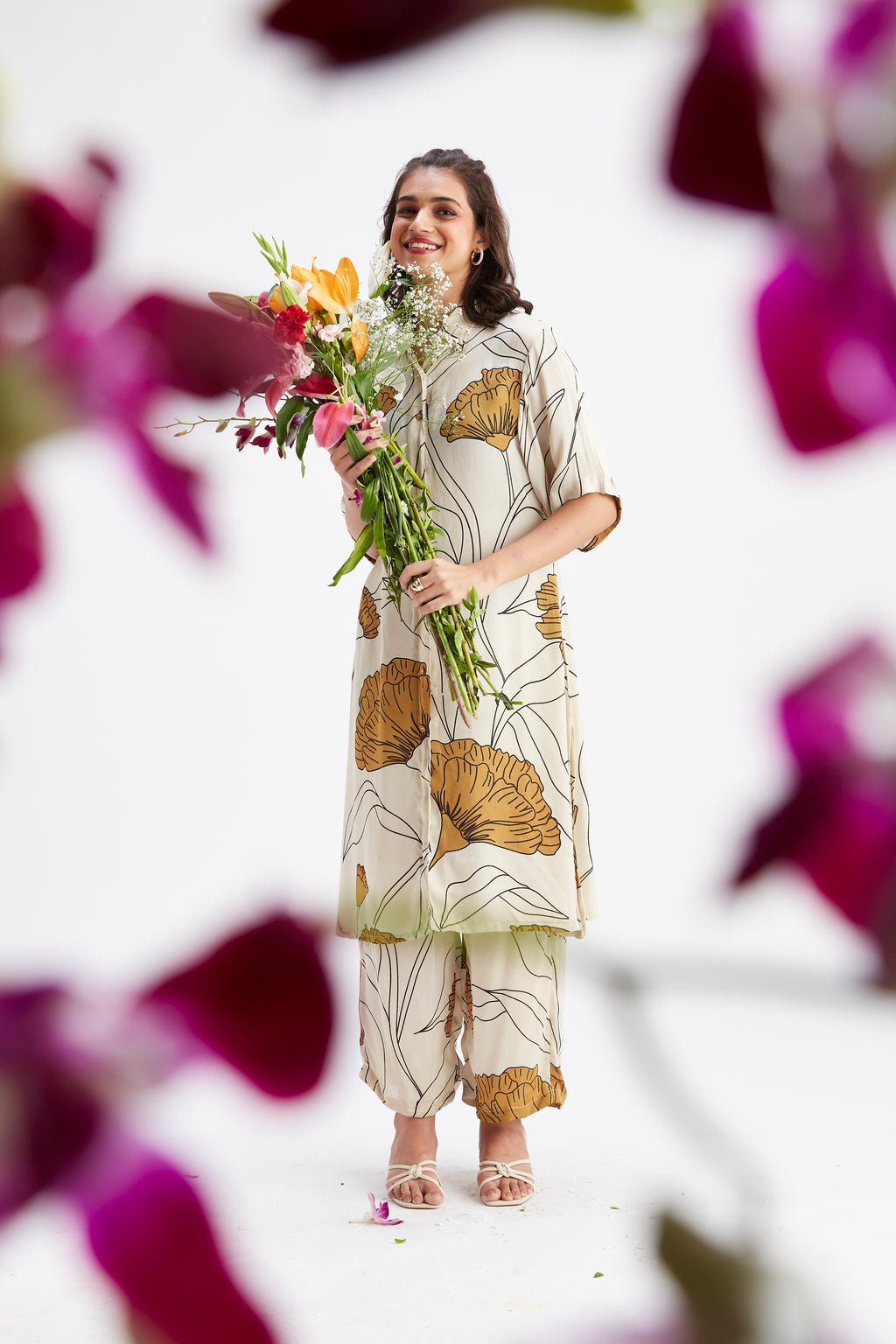 Easha White kurta set by Hasttvam with Ete by Hasttvam at Kamakhyaa for sustainable fashion