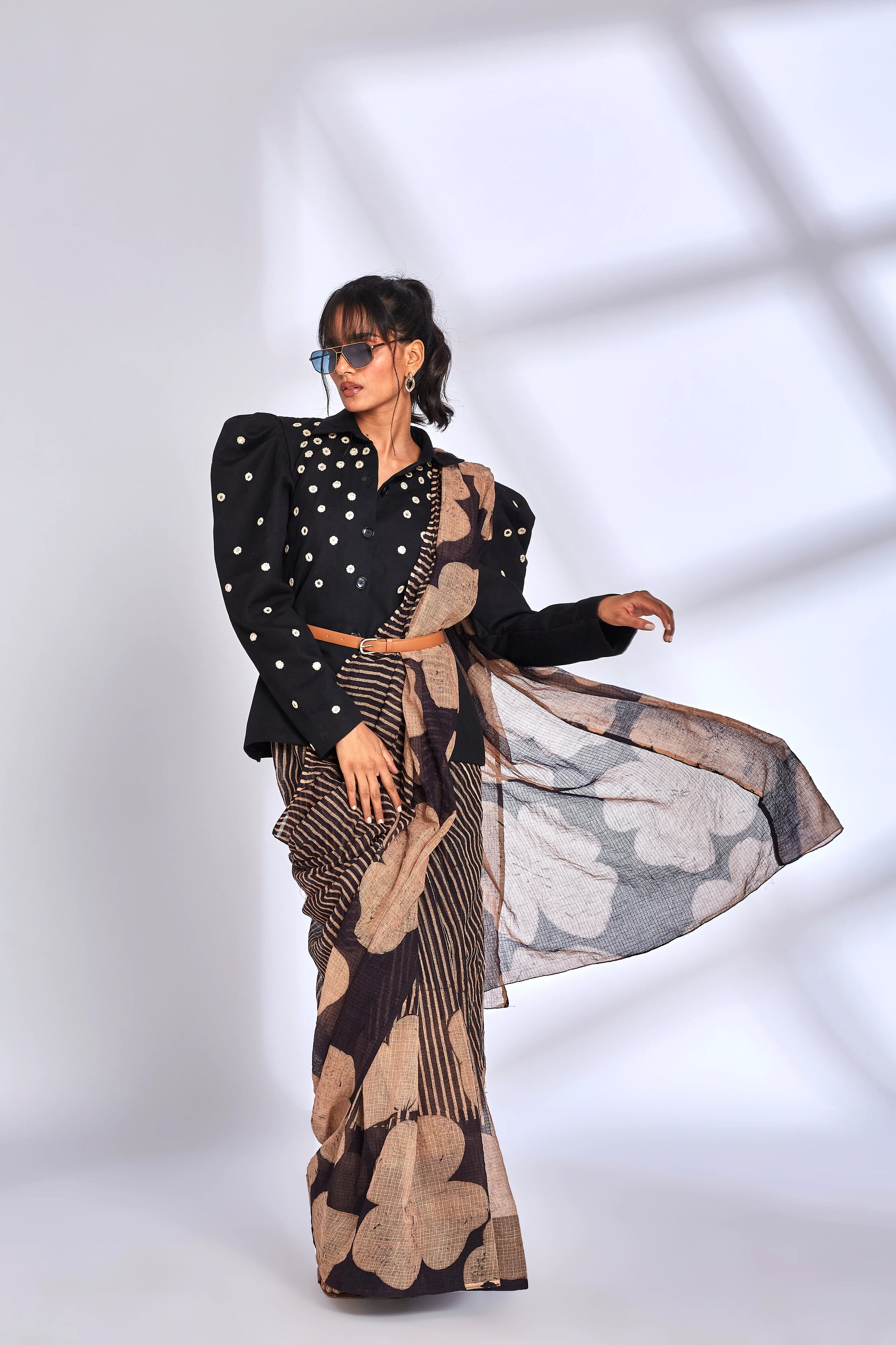 Khushboo Saree by Hasttvam with Black, Festive Wear, Floral, Kota Doria, Natural dyes, Respondible production and Vegan at Kamakhyaa for sustainable fashion