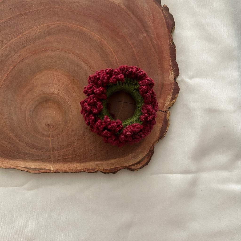 Maroon Gajra Scrunchie by Ikriit'm with at Kamakhyaa for sustainable fashion