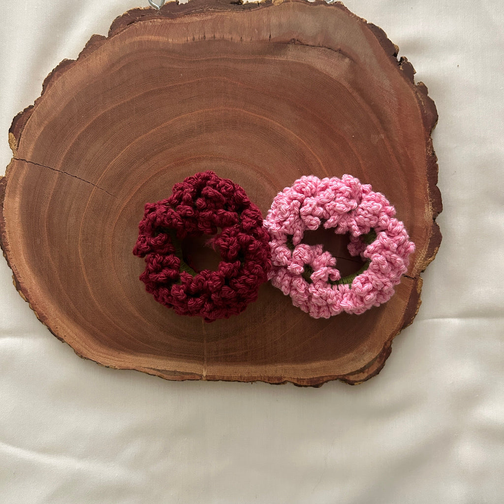 Set of Maroon and Pink Gajra Scrunchies by Ikriit'm with at Kamakhyaa for sustainable fashion