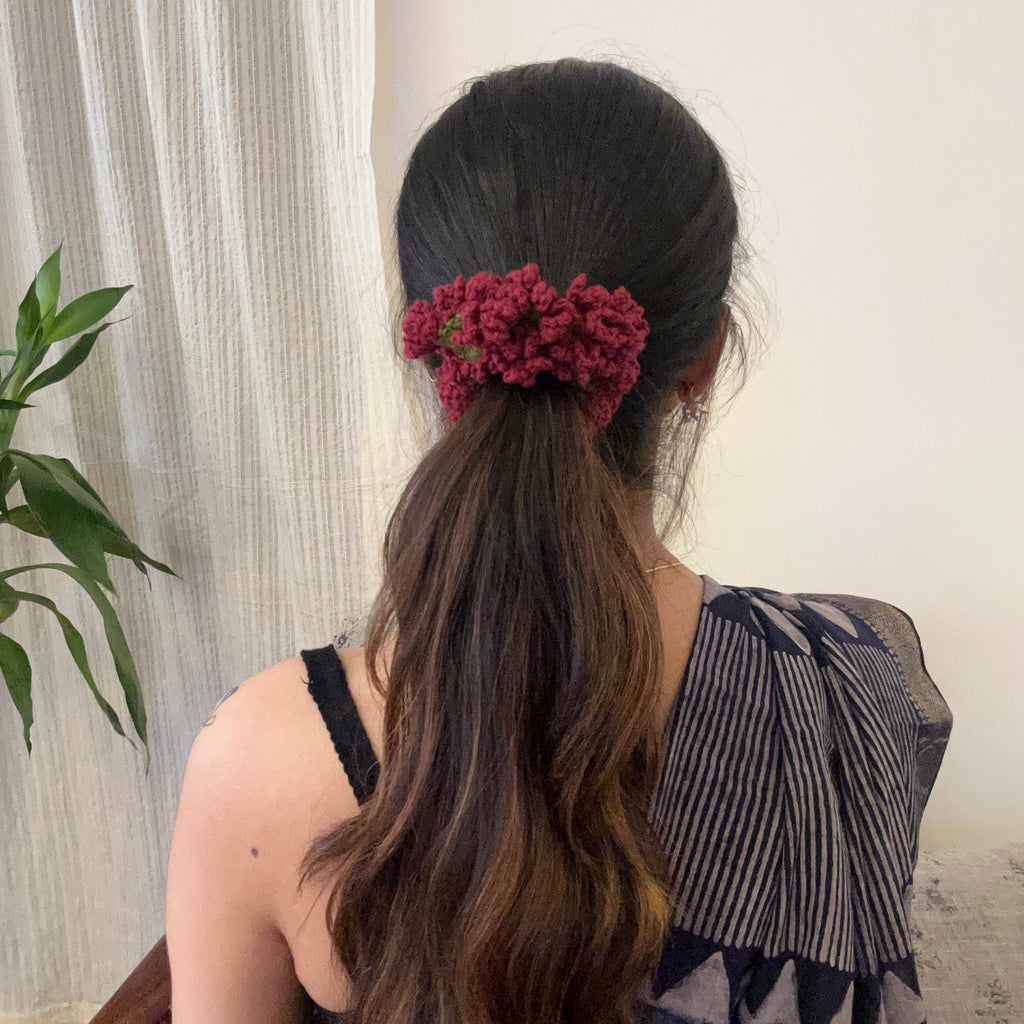 Maroon Gajra Scrunchie by Ikriit'm with at Kamakhyaa for sustainable fashion