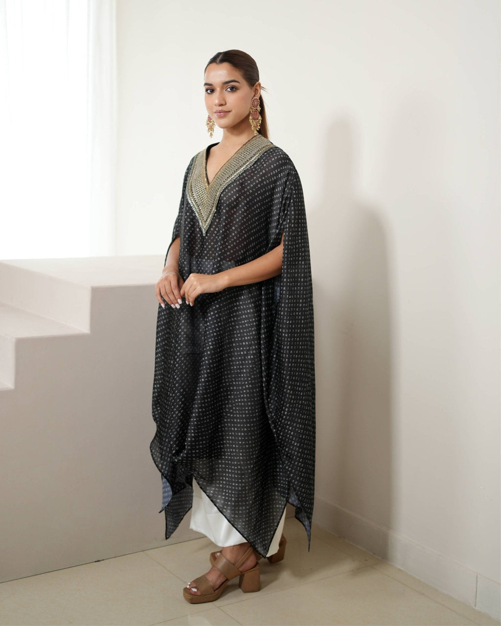 Kurta Set Bandhej - Black / Ivory / Silver /Gold - Mayura Kumar