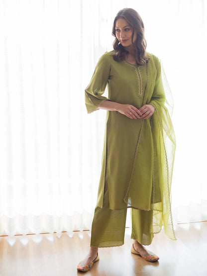 Sahiba Kurta Set by RoohbyRidhimaa with Large, Medium, Small, X-Large, X-Small at Kamakhyaa for sustainable fashion