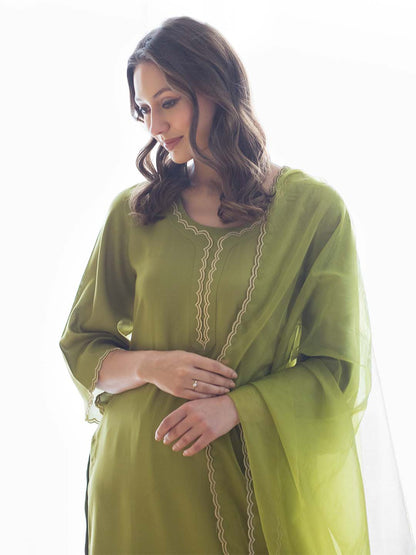 Sahiba Kurta Set by RoohbyRidhimaa with Large, Medium, Small, X-Large, X-Small at Kamakhyaa for sustainable fashion