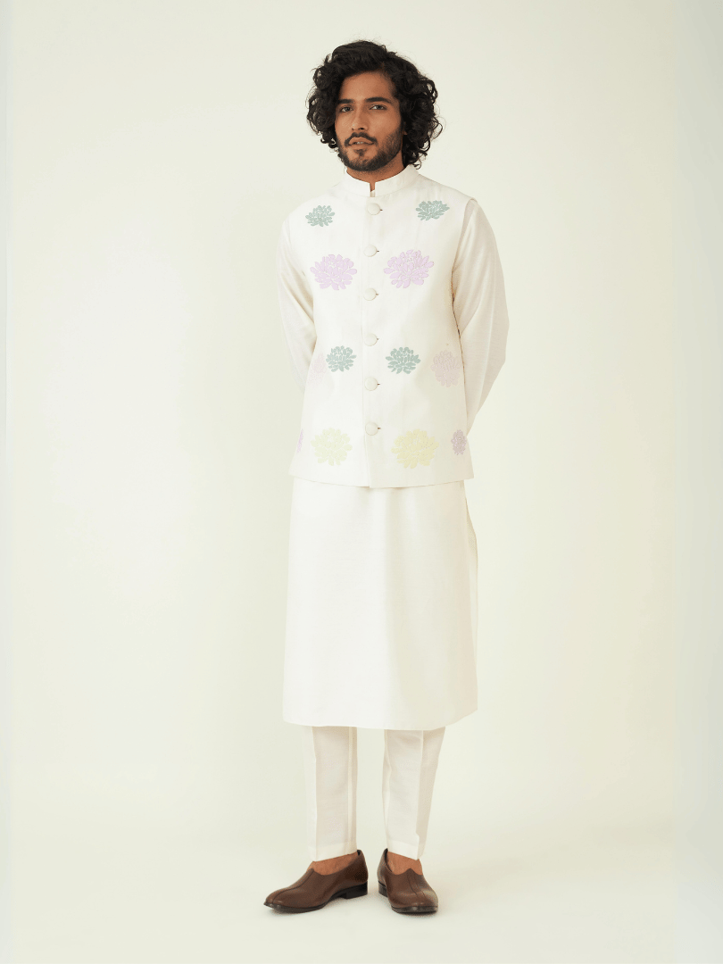 Falsafa Bundi by RoohbyRidhimaa with Qala By RoohbyRidhimaa at Kamakhyaa for sustainable fashion