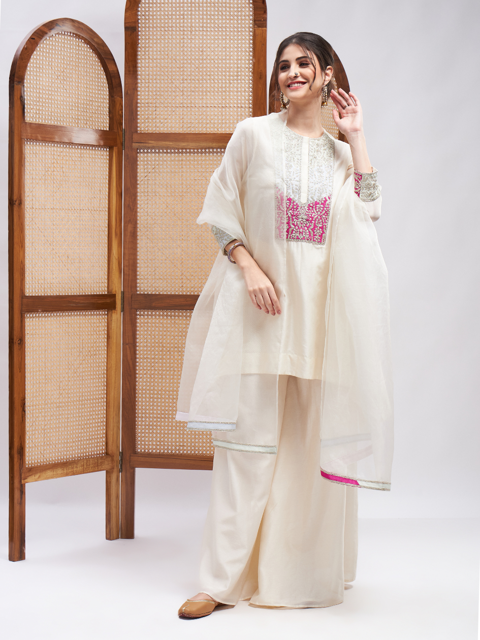 Ananya Kurta Set by RoohbyRidhimaa with Large, Medium, Small, X-Large, X-Small at Kamakhyaa for sustainable fashion