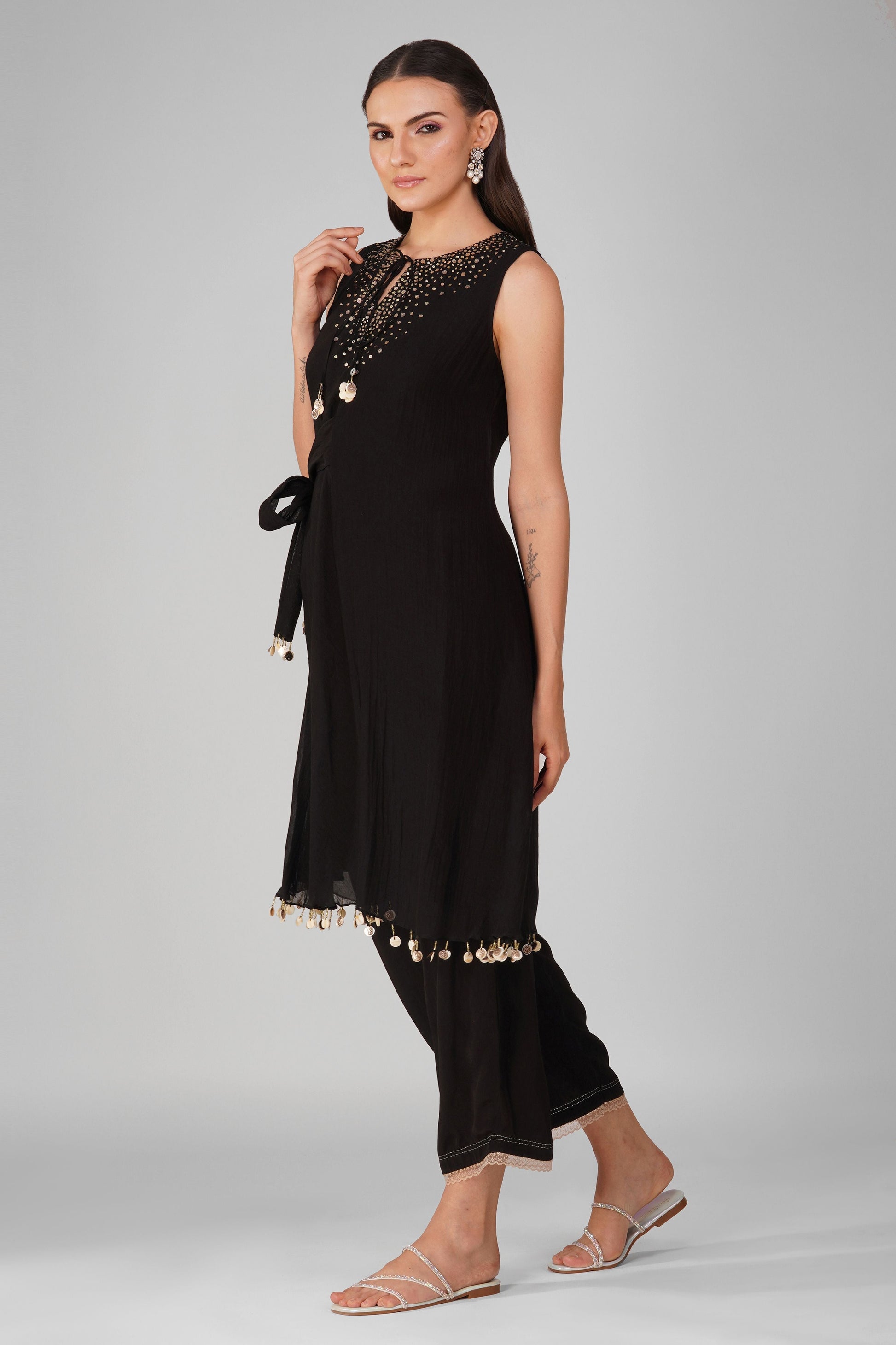 Black Chanderi Sleeveless Kurta Pant Set by Devyani Mehrotra with Black, Chanderi, Embellished, Indian Wear, Natural, Party Wear, Regular Fit, Womenswear at Kamakhyaa for sustainable fashion