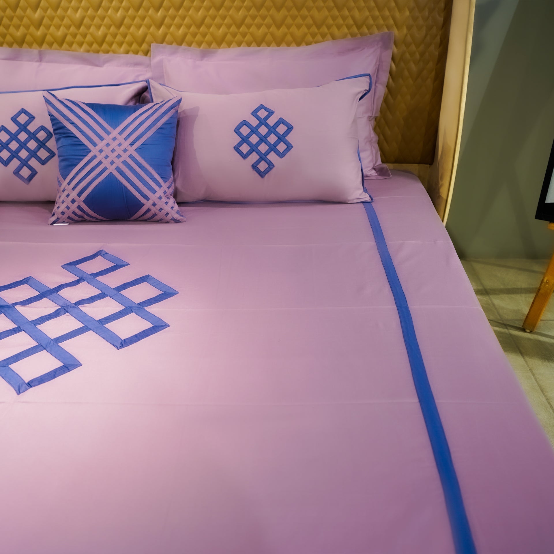 Misty Mauve Abstract Fusion by Aetherea with 100% Cotton, 500 TC, Abstract, Blue, Designer Bedsheets at Kamakhyaa for sustainable fashion