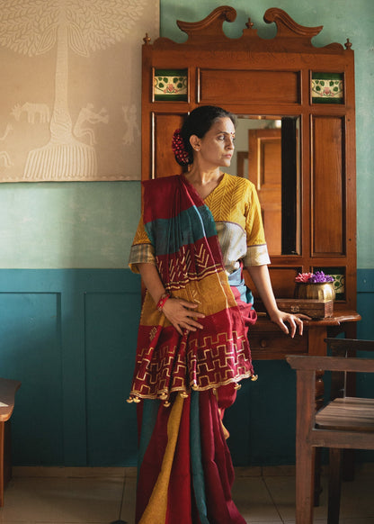 Genda phool Embroidery, Festive Wear, Gota Patti, Linen, Natural, Red, Regular Fit, Sarees Kamakhyaa