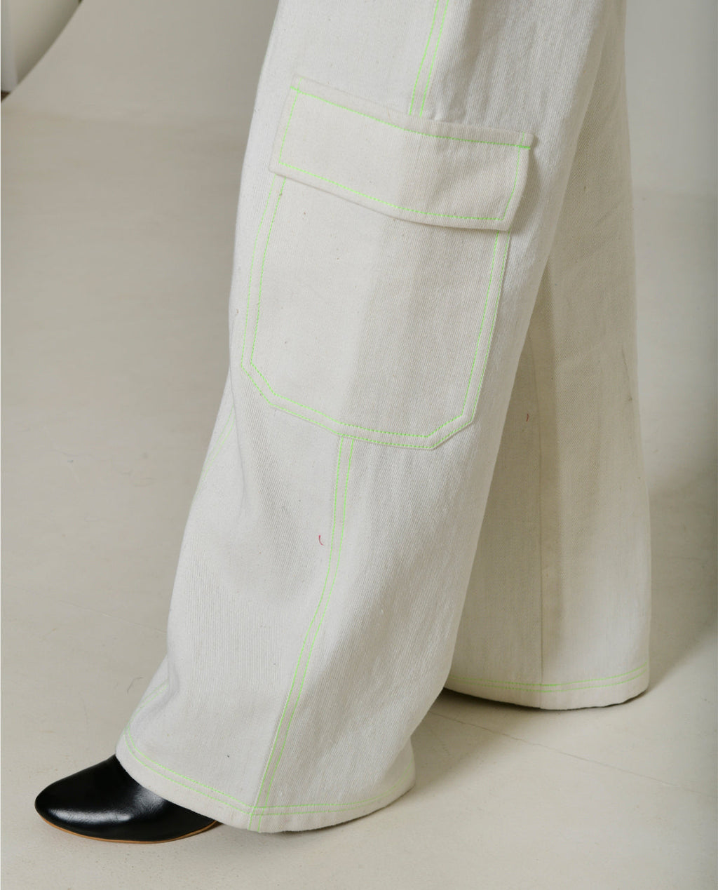Handwoven White Cargo Pants by Rias Jaipur with 100% Cotton, Casual wear, Natural, Pants, RE 2.O, RE 2.O by Rias Jaipur, Regular, solids, Unisex, White, Womenswear at Kamakhyaa for sustainable fashion