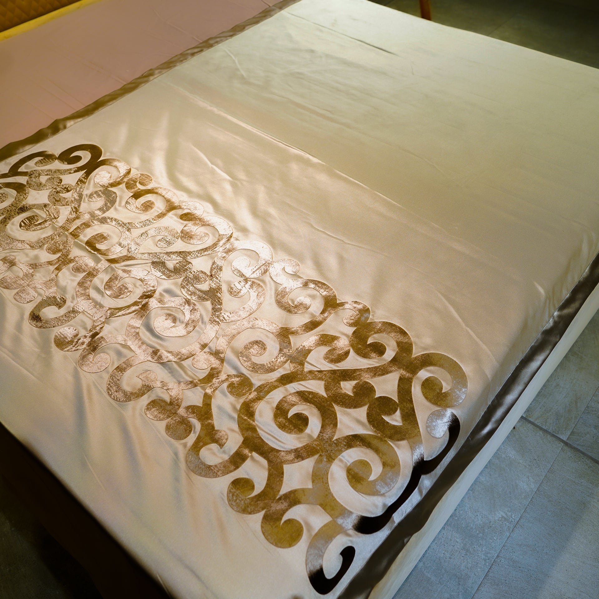 Velvet Touch Throw by Aetherea with Bed Throws at Kamakhyaa for sustainable fashion