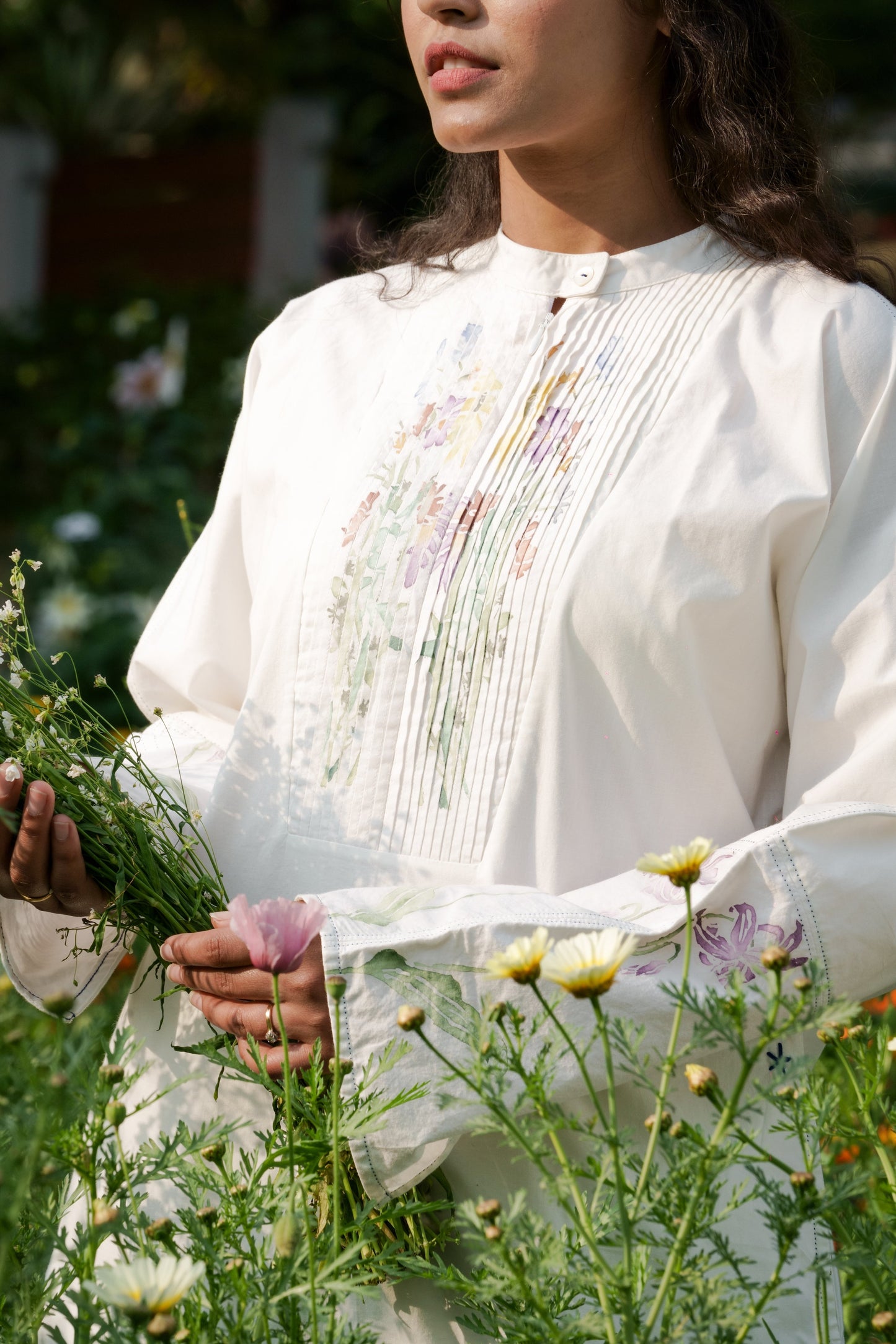White Pleated Kurta by Ahmev with Casual Wear, Cottage Garden, Cottage Garden by Ahmev, Cotton, July Sale, July Sale 2023, Kurtas, Natural, Prints, Relaxed Fit, Tops, White, Womenswear at Kamakhyaa for sustainable fashion