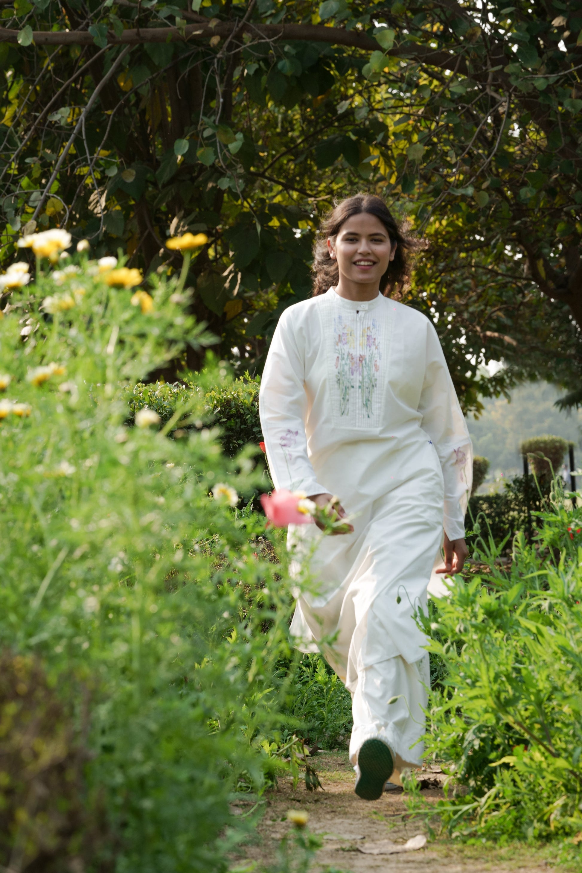 White Pleated Kurta by Ahmev with Casual Wear, Cottage Garden, Cottage Garden by Ahmev, Cotton, July Sale, July Sale 2023, Kurtas, Natural, Prints, Relaxed Fit, Tops, White, Womenswear at Kamakhyaa for sustainable fashion