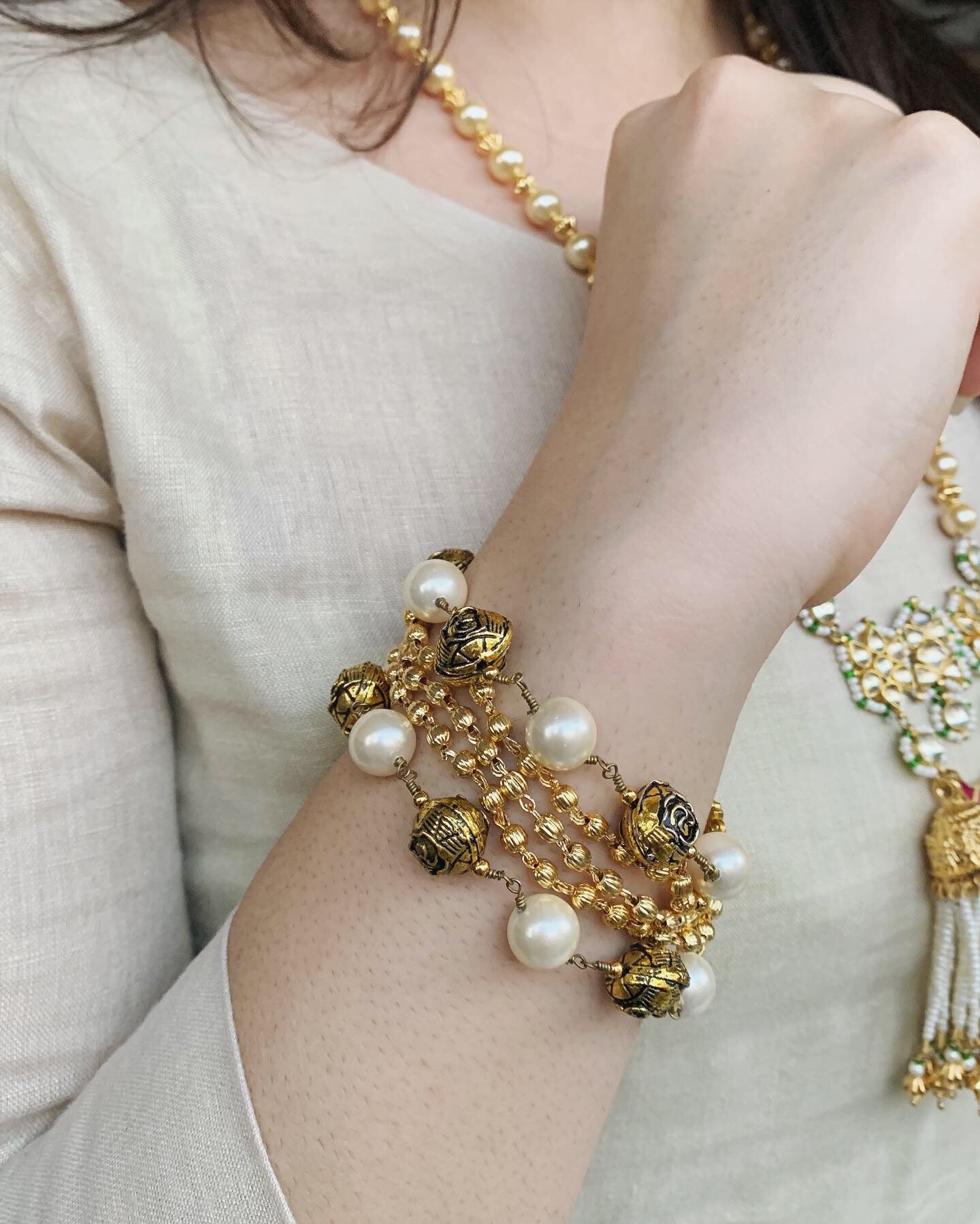 White Bracelet Suvarna by House Of Heer with Add Ons, Alloy Metal, Beaded Jewellery, Bracelets, Festive Jewellery, Festive Wear, Free Size, jewelry, July Sale, July Sale 2023, Less than $50, Natural, Pearl, Textured, White at Kamakhyaa for sustainable fashion