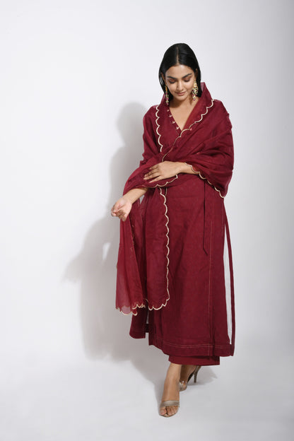 Red Embroidered Cotton Kurta Set With Dupatta by Taro with Bahaar by Taro, Best Selling, Embroidered, Evening Wear, Handwoven Cotton, Indian Wear, July Sale, July Sale 2023, Kurta Pant Sets, Kurta Set With Dupatta, Natural, Pink, Red, Regular Fit, Solids, Wedding Gifts, Womenswear at Kamakhyaa for sustainable fashion