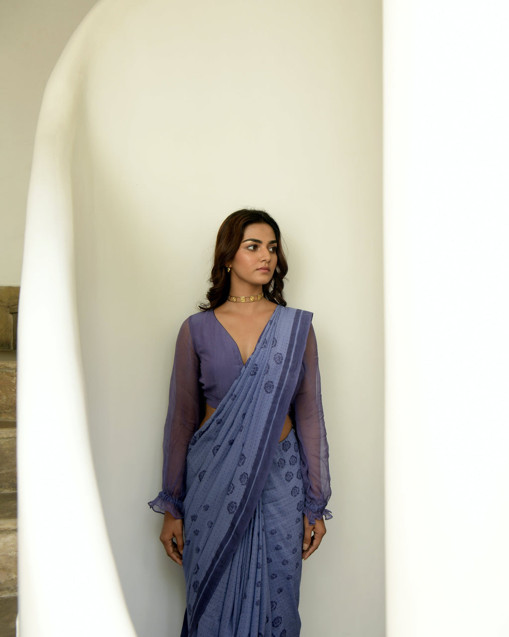 Blue Chiffon Printed Saree by Taro with Blue, Chiffon, Evening Wear, Gulzar by Taro, Indian Wear, July Sale, July Sale 2023, Natural, Prints, Regular Fit, Saree Sets, Womenswear at Kamakhyaa for sustainable fashion