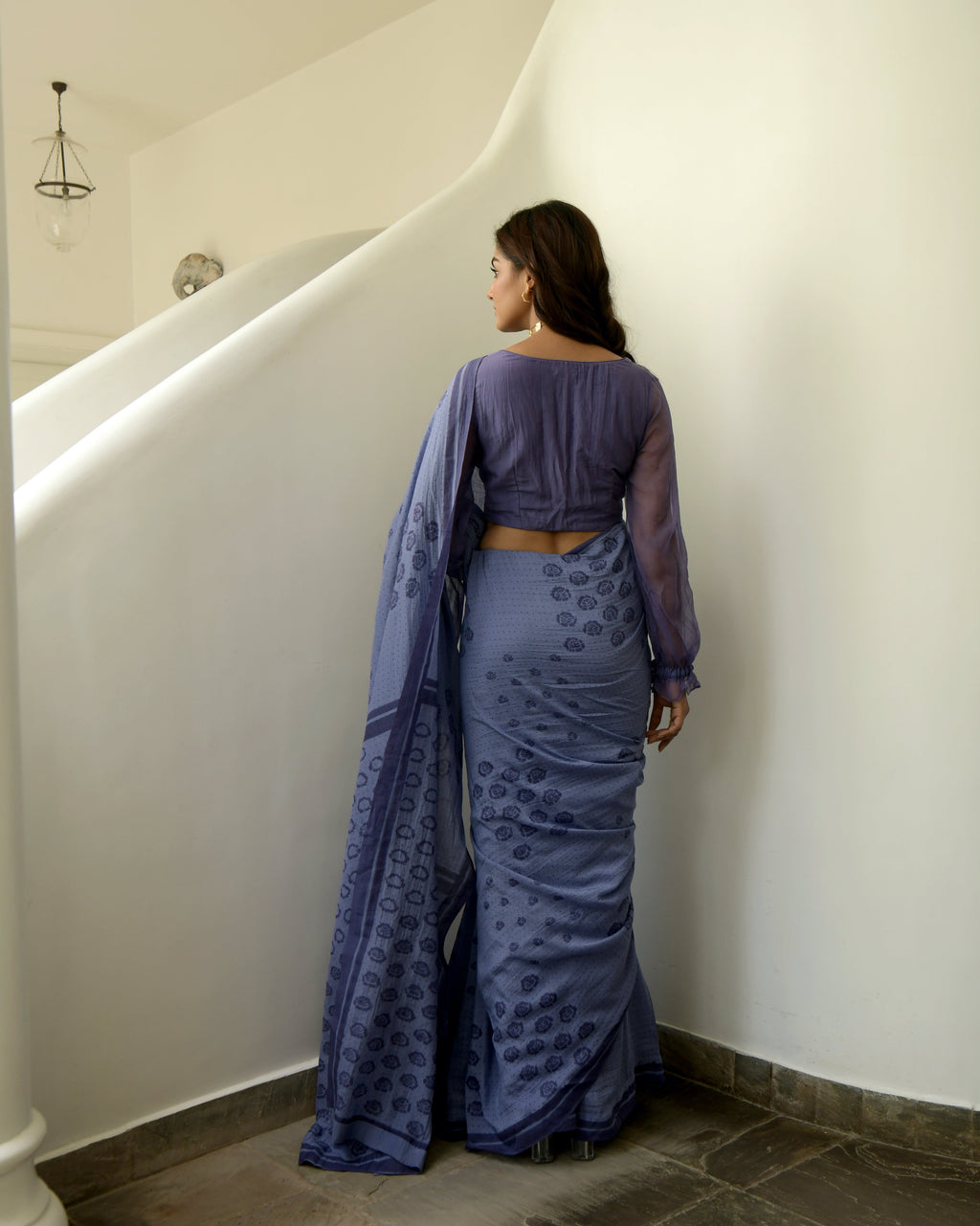 Blue Chiffon Printed Saree by Taro with Blue, Chiffon, Evening Wear, Gulzar by Taro, Indian Wear, July Sale, July Sale 2023, Natural, Prints, Regular Fit, Saree Sets, Womenswear at Kamakhyaa for sustainable fashion