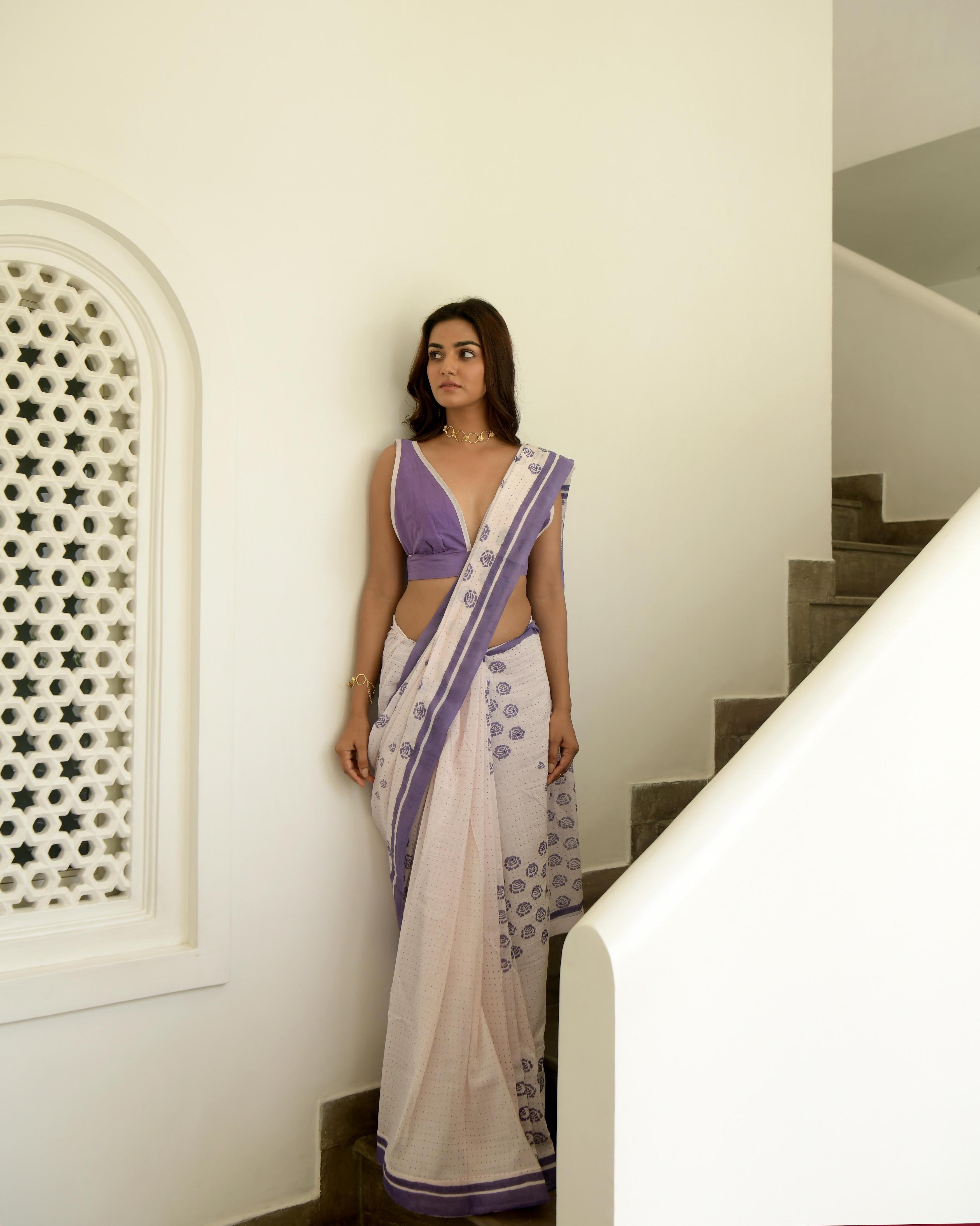 White And Lavender Cotton Saree Set by Taro with Cotton, Evening Wear, Gulzar by Taro, Indian Wear, July Sale, July Sale 2023, Natural, Prints, Regular Fit, Saree Sets, White, Womenswear at Kamakhyaa for sustainable fashion