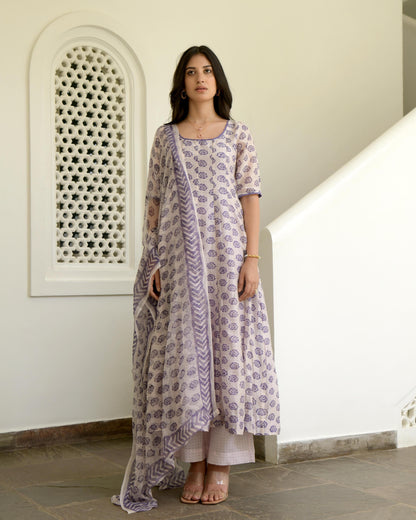 Pink Chanderi Silk Kurta Set With Dupatta by Taro with Chiffon, Evening Wear, Gulzar by Taro, Indian Wear, July Sale, July Sale 2023, Kurta Set With Dupatta, Mulmul, Natural, Pink, Regular Fit, Solids, Womenswear at Kamakhyaa for sustainable fashion