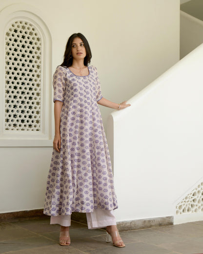 Pink Chanderi Silk Kurta Set With Dupatta by Taro with Chiffon, Evening Wear, Gulzar by Taro, Indian Wear, July Sale, July Sale 2023, Kurta Set With Dupatta, Mulmul, Natural, Pink, Regular Fit, Solids, Womenswear at Kamakhyaa for sustainable fashion