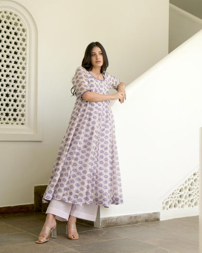 Pink Chanderi Silk Kurta Set With Dupatta by Taro with Chiffon, Evening Wear, Gulzar by Taro, Indian Wear, July Sale, July Sale 2023, Kurta Set With Dupatta, Mulmul, Natural, Pink, Regular Fit, Solids, Womenswear at Kamakhyaa for sustainable fashion