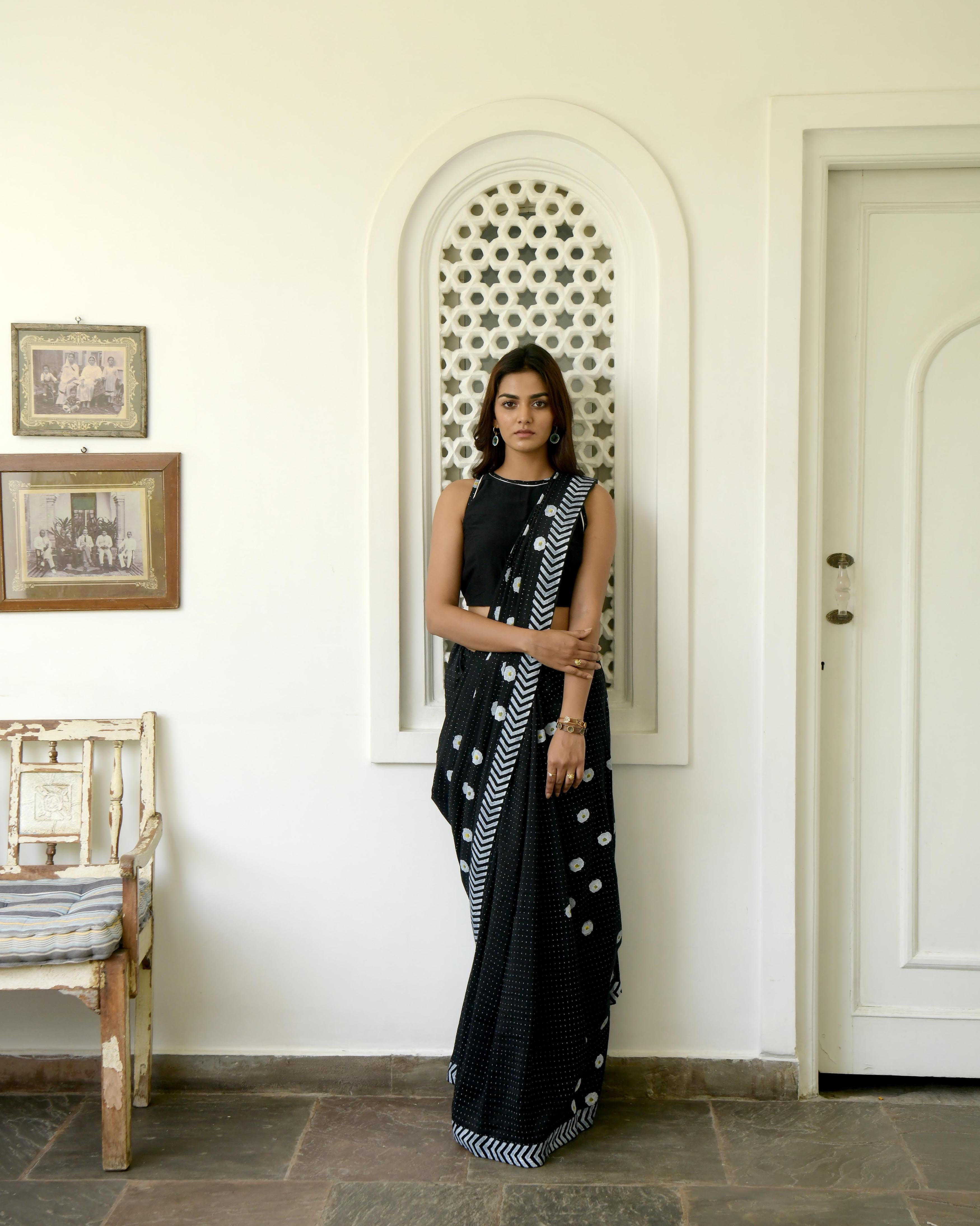 Black Printed Cotton Silk Saree Set by Taro with Cotton, Evening Wear, Gulzar by Taro, Handwoven Cotton silk, Indian Wear, July Sale, July Sale 2023, Natural, Prints, Regular Fit, Saree Sets, Womenswear at Kamakhyaa for sustainable fashion