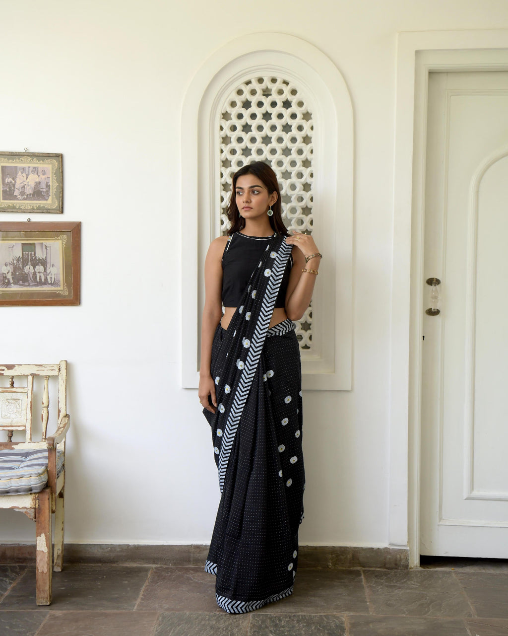 Black Printed Cotton Silk Saree Set by Taro with Cotton, Evening Wear, Gulzar by Taro, Handwoven Cotton silk, Indian Wear, July Sale, July Sale 2023, Natural, Prints, Regular Fit, Saree Sets, Womenswear at Kamakhyaa for sustainable fashion