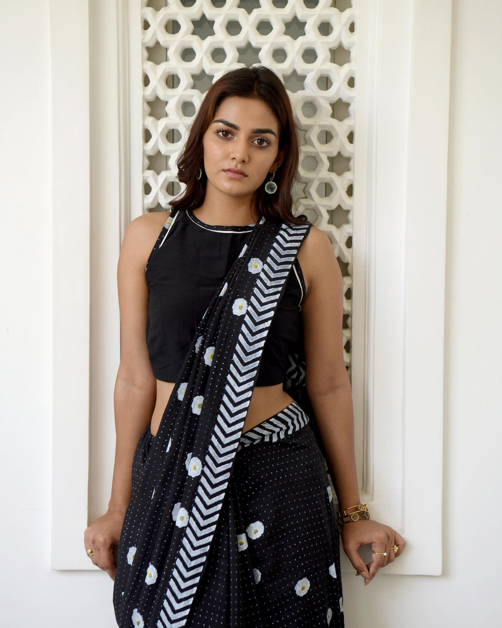 Black Printed Cotton Silk Saree Set by Taro with Cotton, Evening Wear, Gulzar by Taro, Handwoven Cotton silk, Indian Wear, July Sale, July Sale 2023, Natural, Prints, Regular Fit, Saree Sets, Womenswear at Kamakhyaa for sustainable fashion