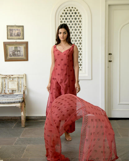 Red Chanderi Silk Printed Kurta Set With Dupatta by Taro with Best Selling, Evening Wear, Gulzar by Taro, Handwoven Cotton, Indian Wear, July Sale, July Sale 2023, Kurta Pant Sets, Kurta Set With Dupatta, Natural, Prints, Red, Regular Fit, Womenswear at Kamakhyaa for sustainable fashion