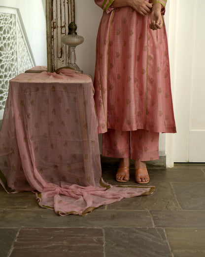 Pink Chanderi Silk Printed Kurta Set With Dupatta by Taro with Chiffon, Evening Wear, Gulzar by Taro, Handwoven Chanderi silk, Indian Wear, July Sale, July Sale 2023, Kurta Pant Sets, Kurta Set With Dupatta, Natural, Pink, Prints, Regular Fit, Womenswear at Kamakhyaa for sustainable fashion