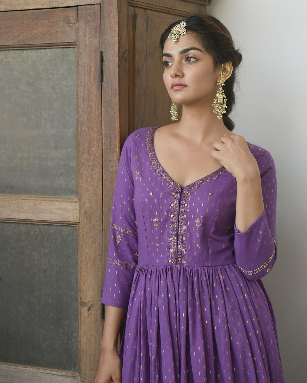 Purple Embroidered Cotton Kurta Set With Dupatta by Taro with Embroidered, Evening Wear, Handwoven Cotton, Indian Wear, July Sale, July Sale 2023, Kurta Pant Sets, Kurta Set With Dupatta, Natural, Purple, Regular Fit, Sitara by Taro, Womenswear at Kamakhyaa for sustainable fashion
