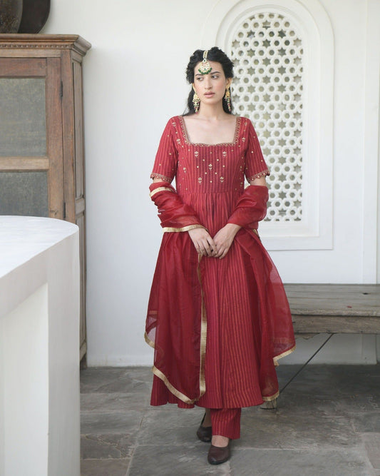 Red Embroidered Kurta Set With Dupatta by Taro with Best Selling, Evening Wear, Indian Wear, July Sale, July Sale 2023, Kaftan Set, Kurta Pant Sets, Kurta Set With Dupatta, Natural, Red, Regular Fit, Sitara by Taro, Textured, Womenswear at Kamakhyaa for sustainable fashion