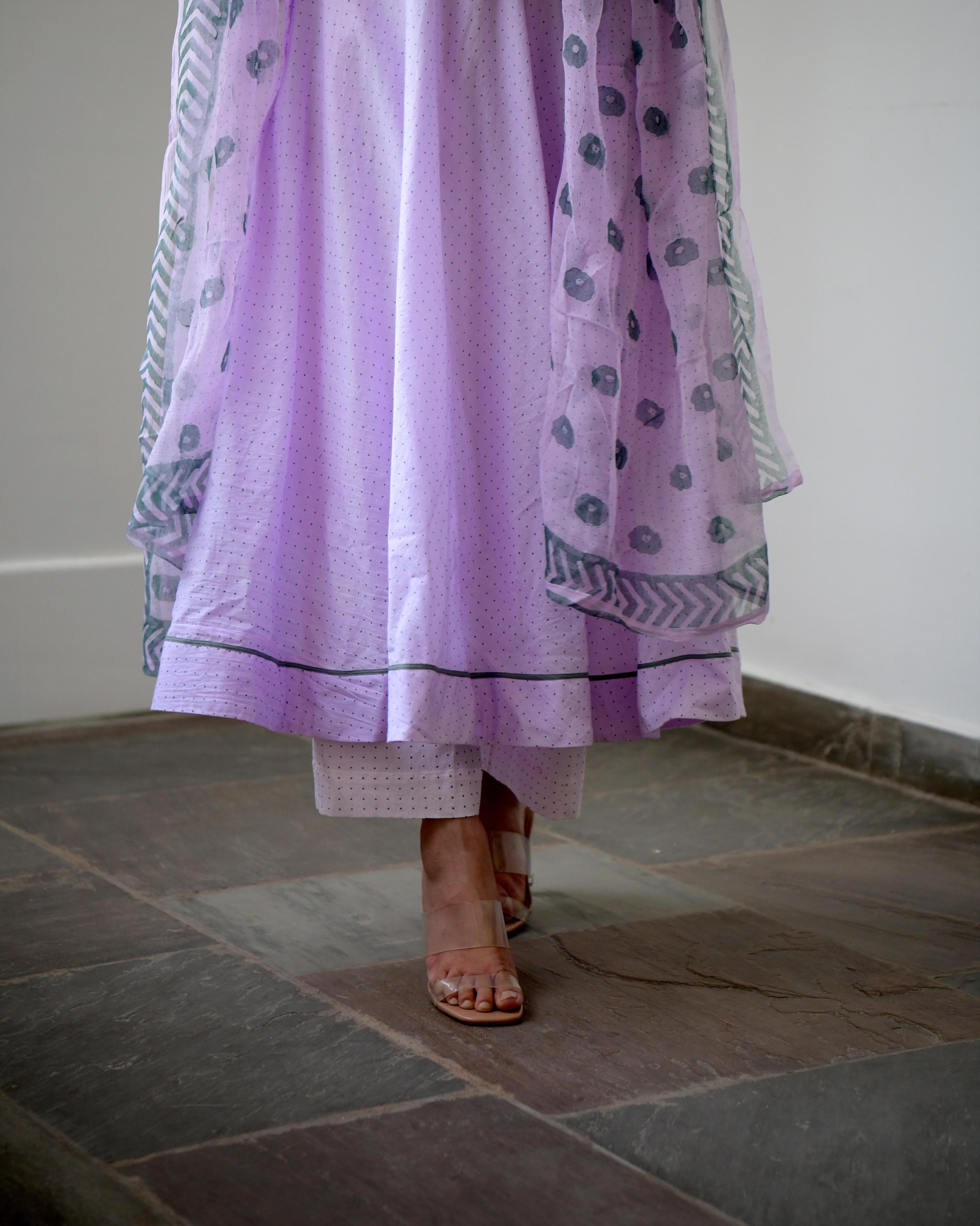 Purple Cotton Kurta Set With Dupatta by Taro with Best Selling, Chiffon, Evening Wear, Gulzar by Taro, Handwoven Cotton, Indian Wear, July Sale, July Sale 2023, Kurta Pant Sets, Kurta Set With Dupatta, Mulmul, Natural, Prints, Purple, Regular Fit, Womenswear at Kamakhyaa for sustainable fashion