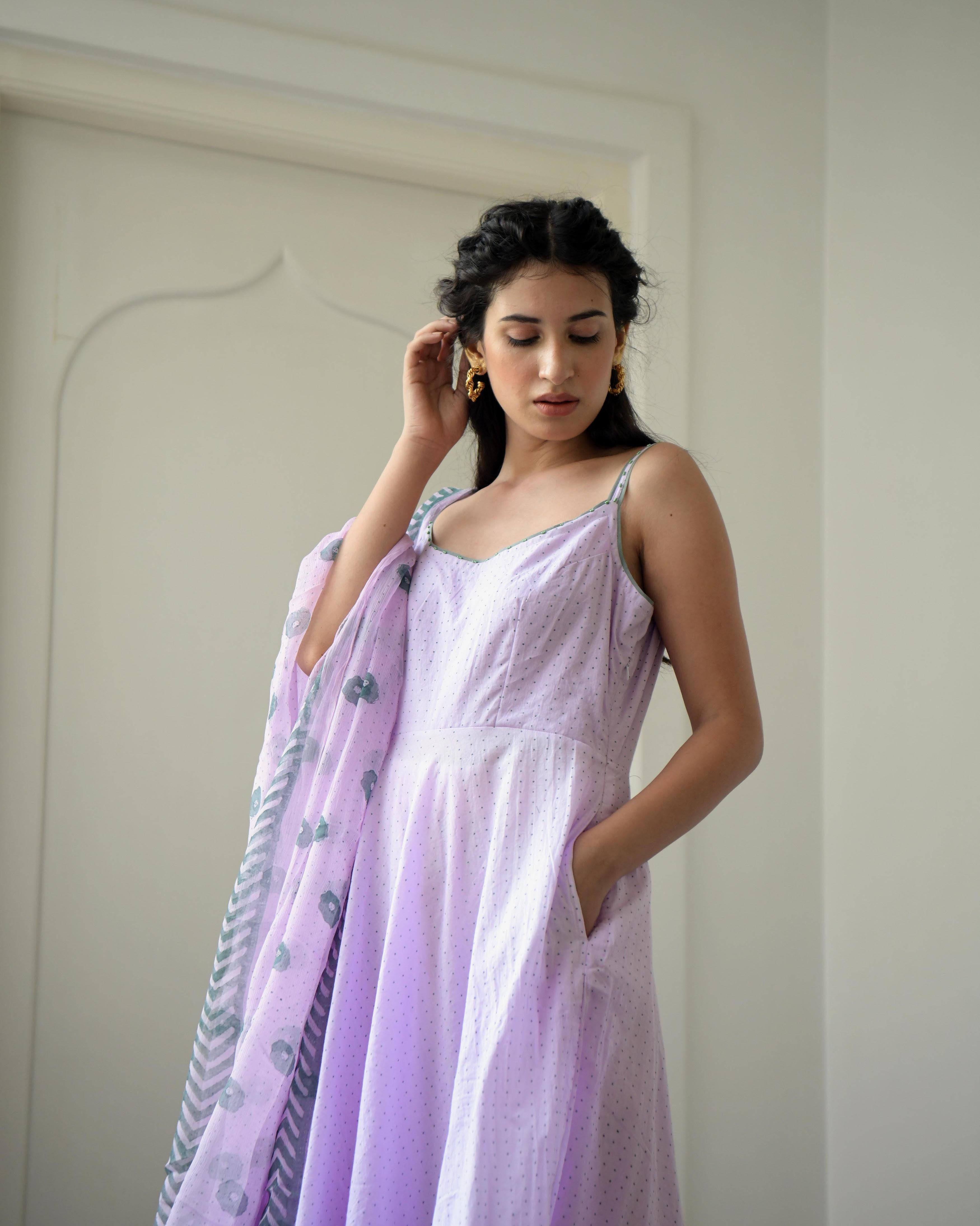 Purple Cotton Kurta Set With Dupatta by Taro with Best Selling, Chiffon, Evening Wear, Gulzar by Taro, Handwoven Cotton, Indian Wear, July Sale, July Sale 2023, Kurta Pant Sets, Kurta Set With Dupatta, Mulmul, Natural, Prints, Purple, Regular Fit, Womenswear at Kamakhyaa for sustainable fashion