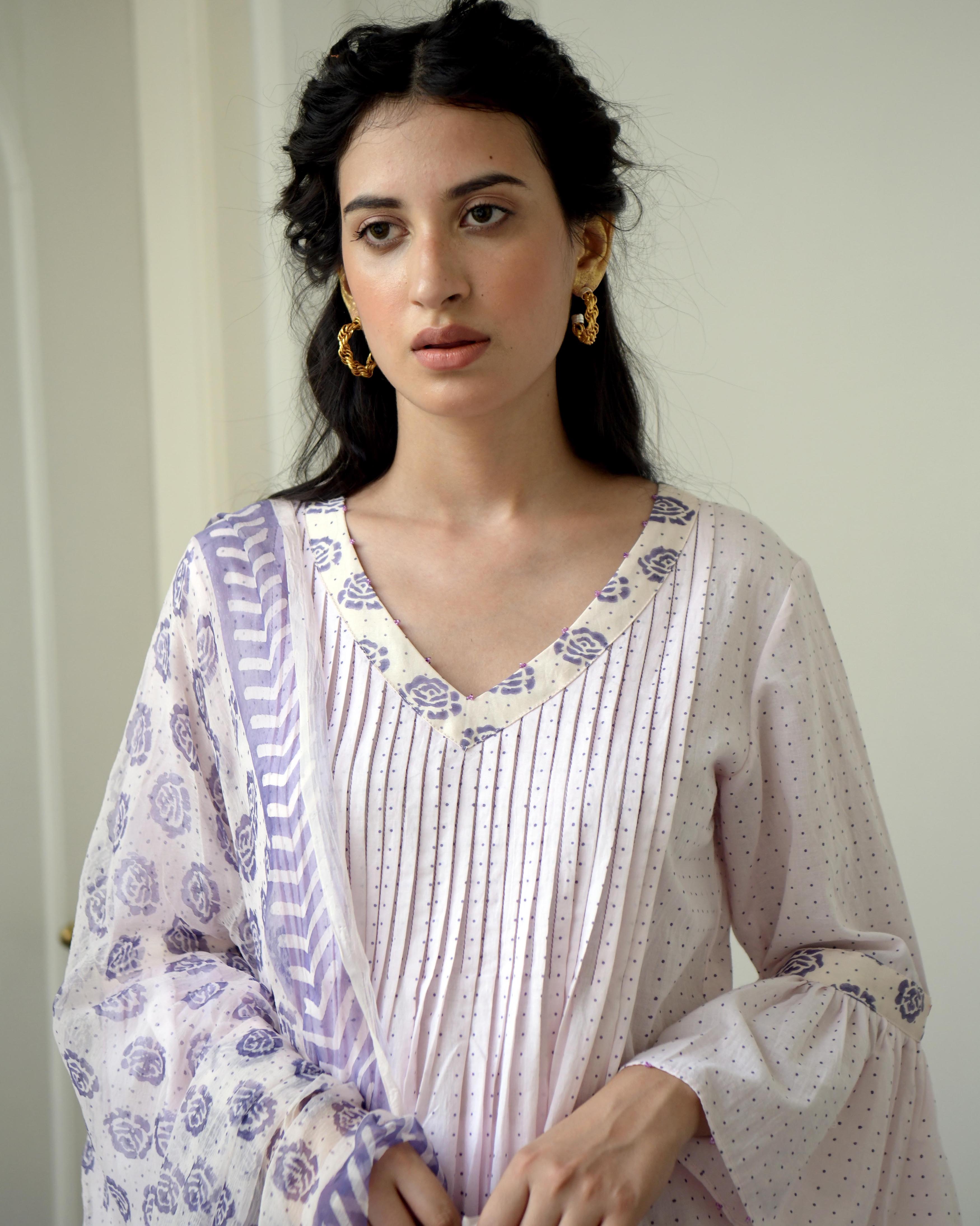 White Hand Block Printed Cotton Kurta Set With Dupatta by Taro with Chiffon, Evening Wear, Gulzar by Taro, Handwoven Cotton, Indian Wear, July Sale, July Sale 2023, Kurta Pant Sets, Kurta Set With Dupatta, Natural, Prints, Regular Fit, White, Womenswear at Kamakhyaa for sustainable fashion