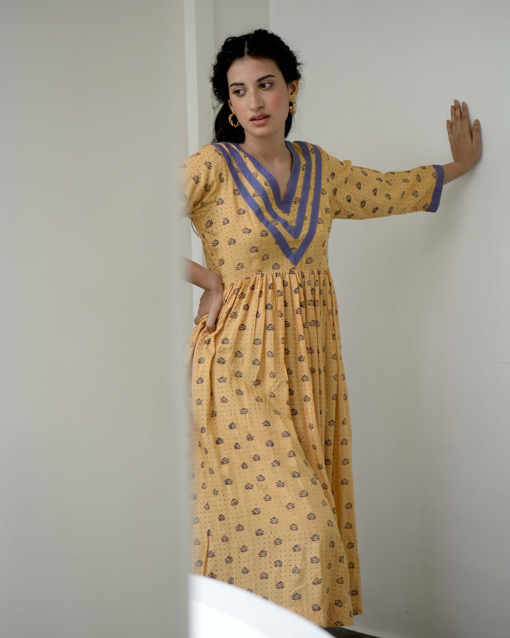 Yellow Printed Midi Dress Dresses Gulzar Taro, Modal Silk, Natural, Prints, Regular Fit, Taro Kamakhyaa