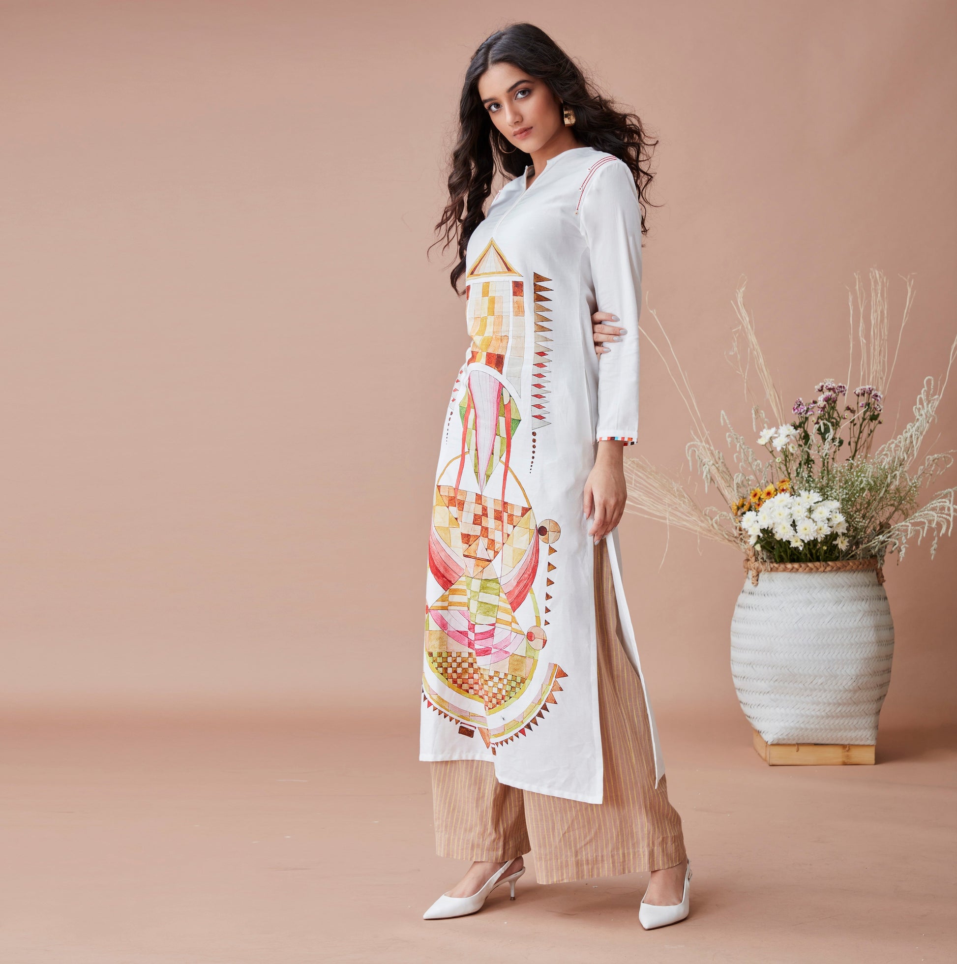 White Printed Cotton Kurta by Dan Ba with Cotton, For Mother, Indian Wear, July Sale, July Sale 2023, Kurtas, Natural, Prints, Relaxed Fit, Resort Wear, White, Womenswear at Kamakhyaa for sustainable fashion