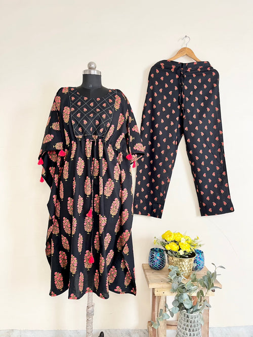 Black Printed Kaftan Set by Indian Wear with Black, Co-ord Sets, Cotton, Ethnic Wear, Floral, kaftan Sets, Natural, Prints, Relaxed Fit, Womenswear at Kamakhyaa for sustainable fashion
