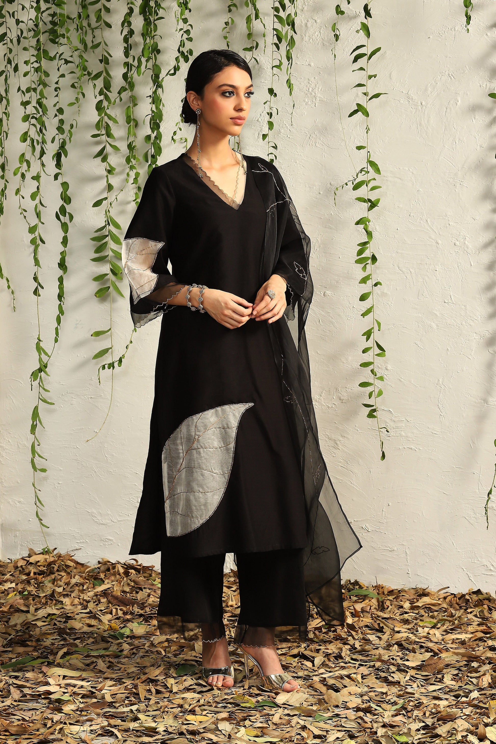 Black And White Straight Kurta Set Of 3 by Charkhee with Black, Chanderi Silk, Cotton, Embroidered, Evening Wear, Festive Wear, Kurta Pant Sets, Kurta Set with Dupattas, Mulberry by Charkhee, Natural, Organza, Regular Fit, Solids, Womenswear at Kamakhyaa for sustainable fashion